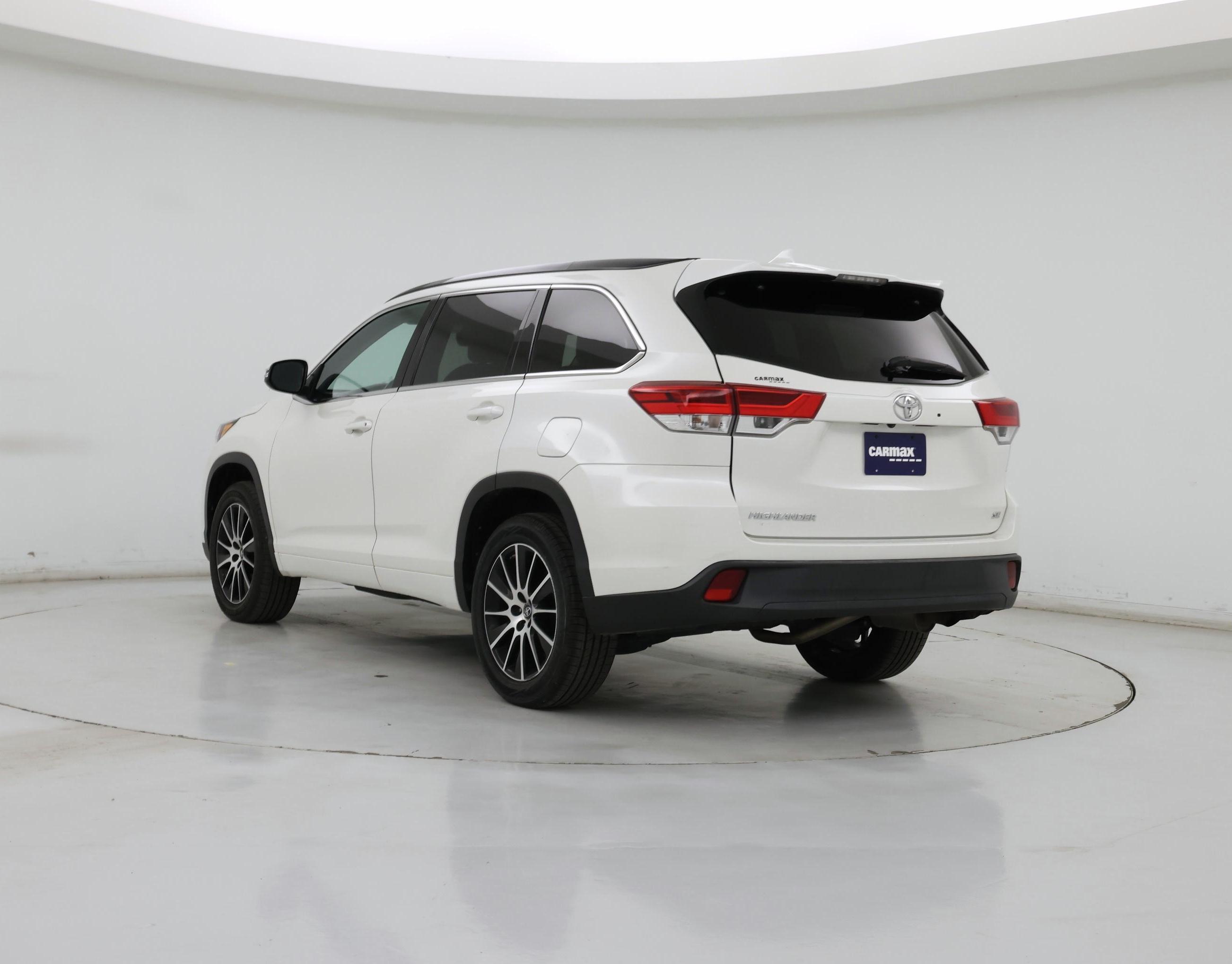 Thumbnail: 2017 Toyota Highlander - 2