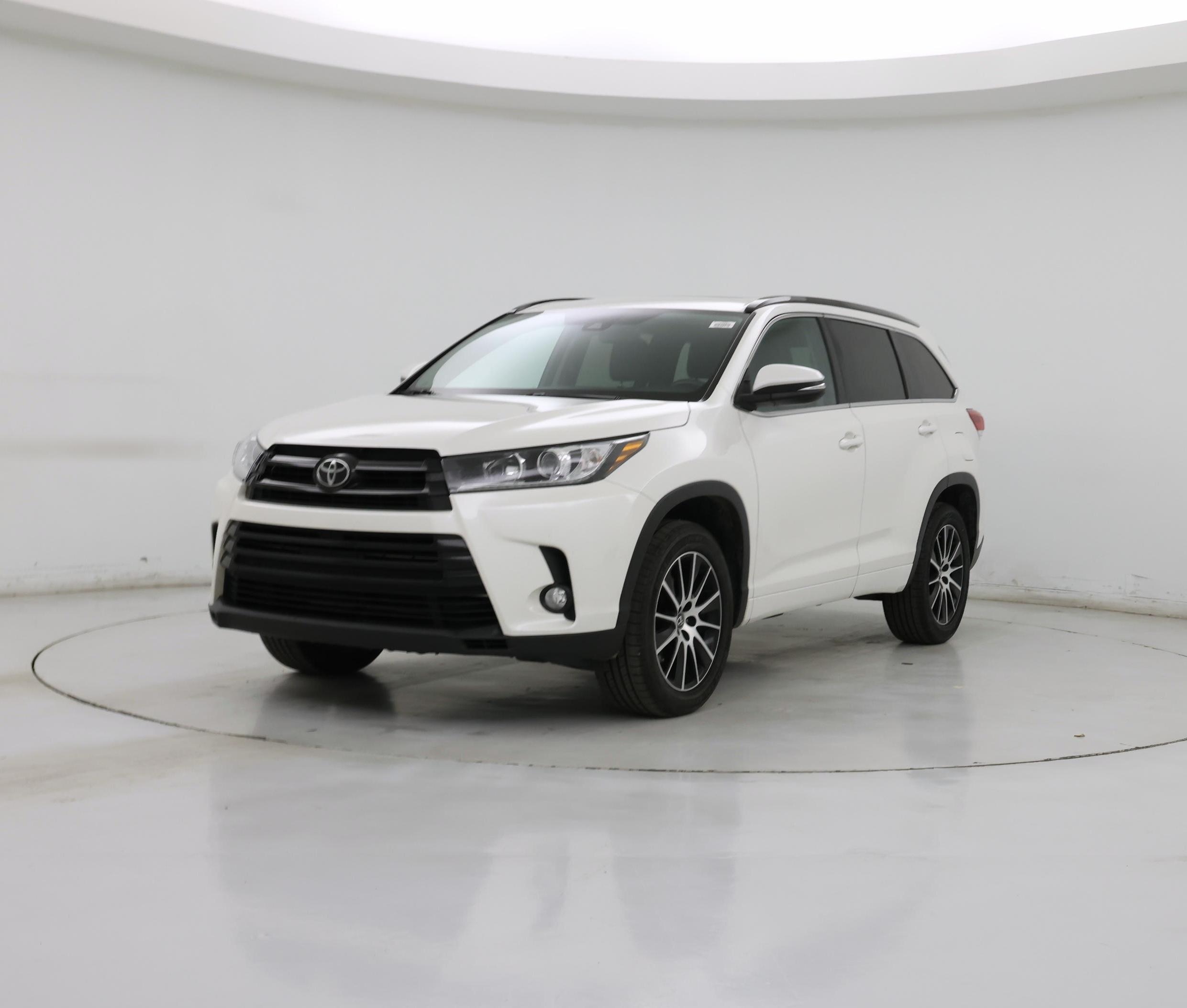 Thumbnail: 2017 Toyota Highlander - 4