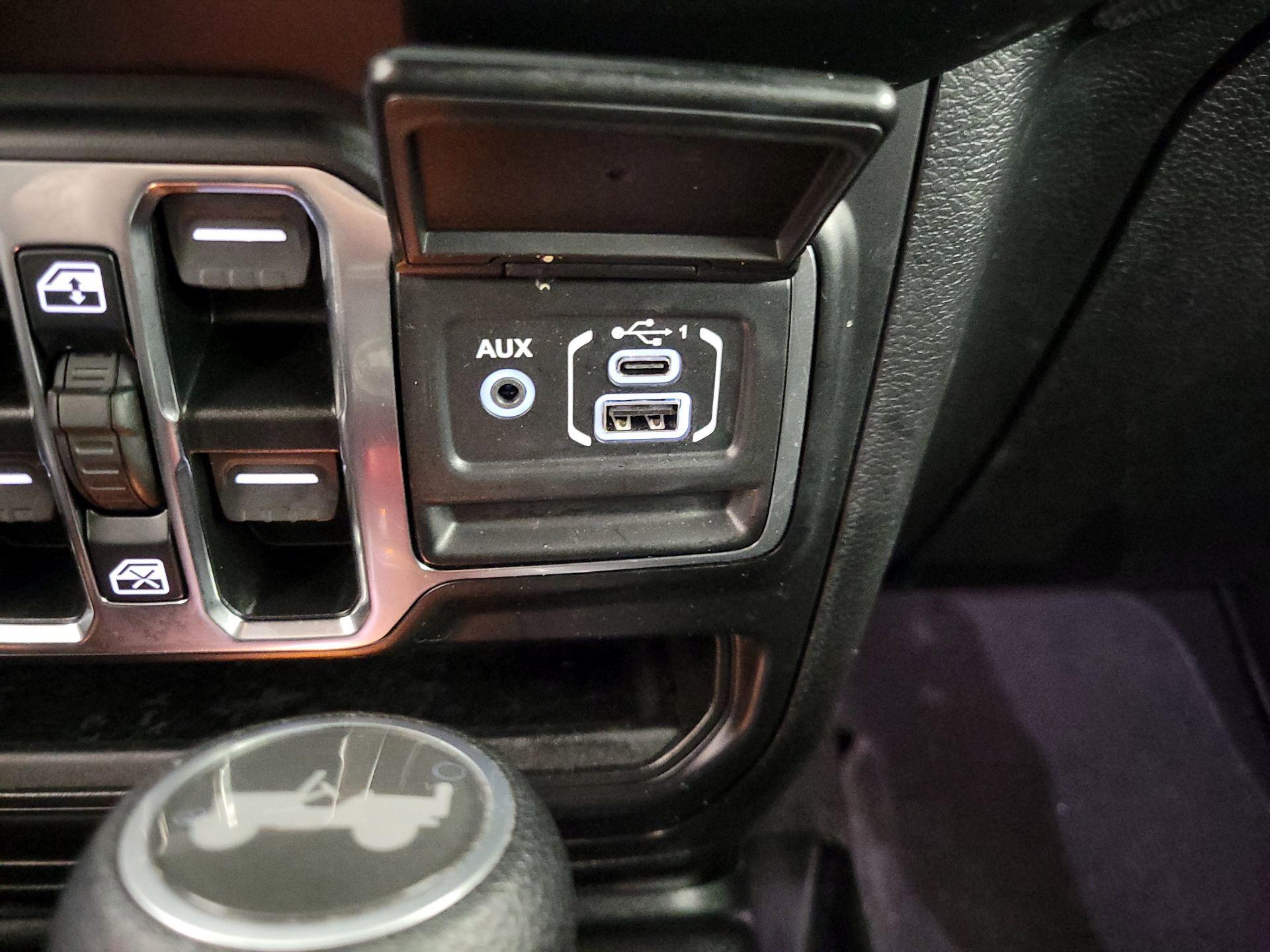 Thumbnail: 2021 Jeep Wrangler - 19