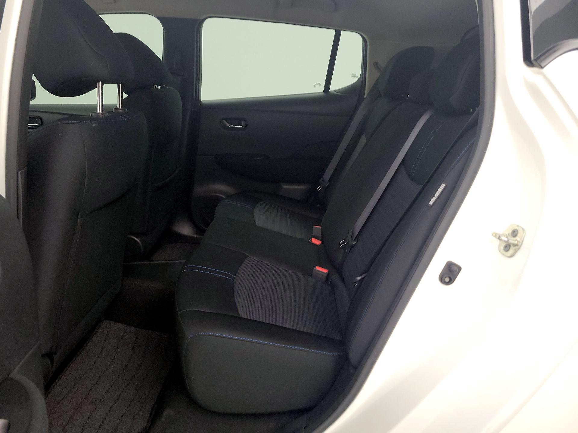 Thumbnail: 2022 Nissan Leaf - 18