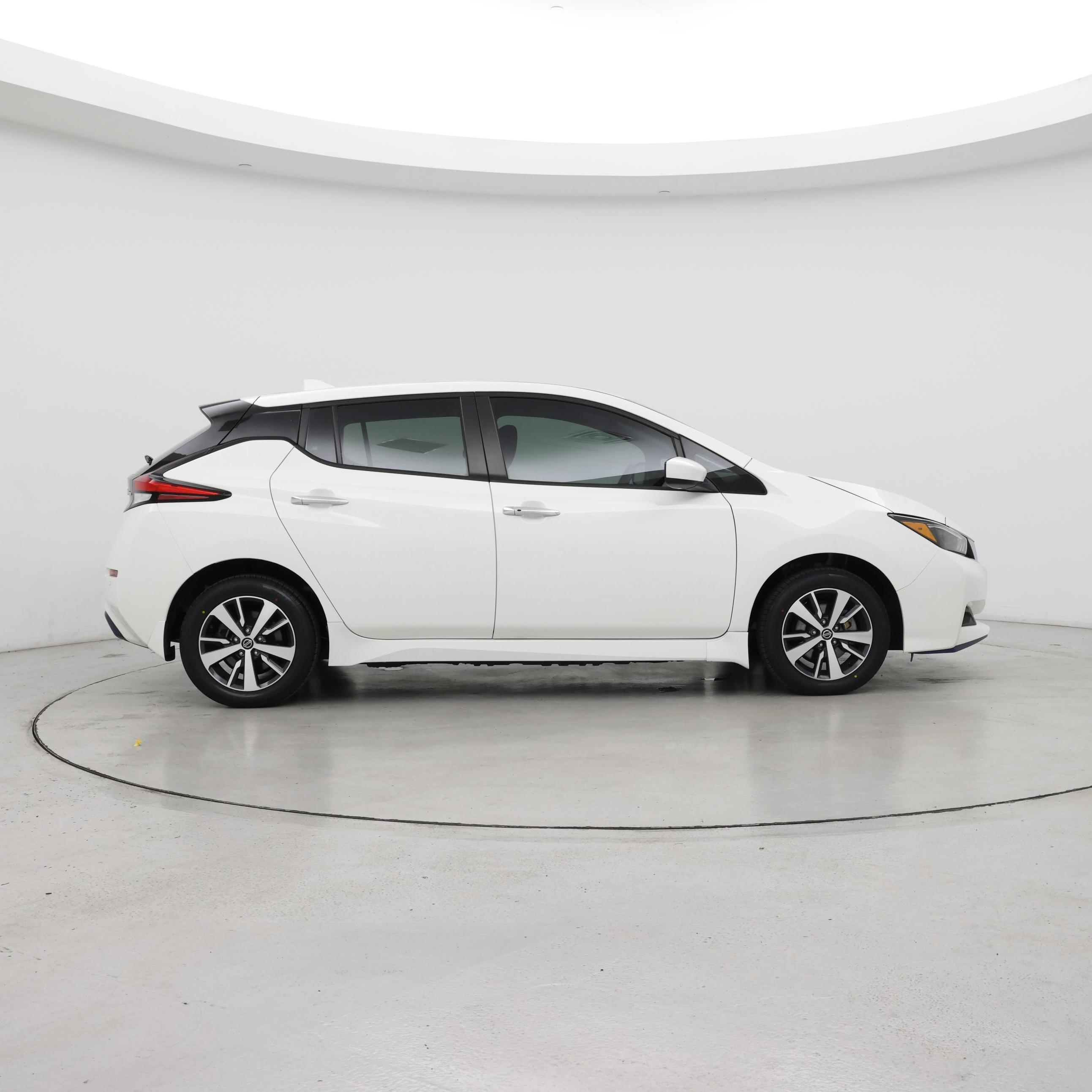 Thumbnail: 2022 Nissan Leaf - 7