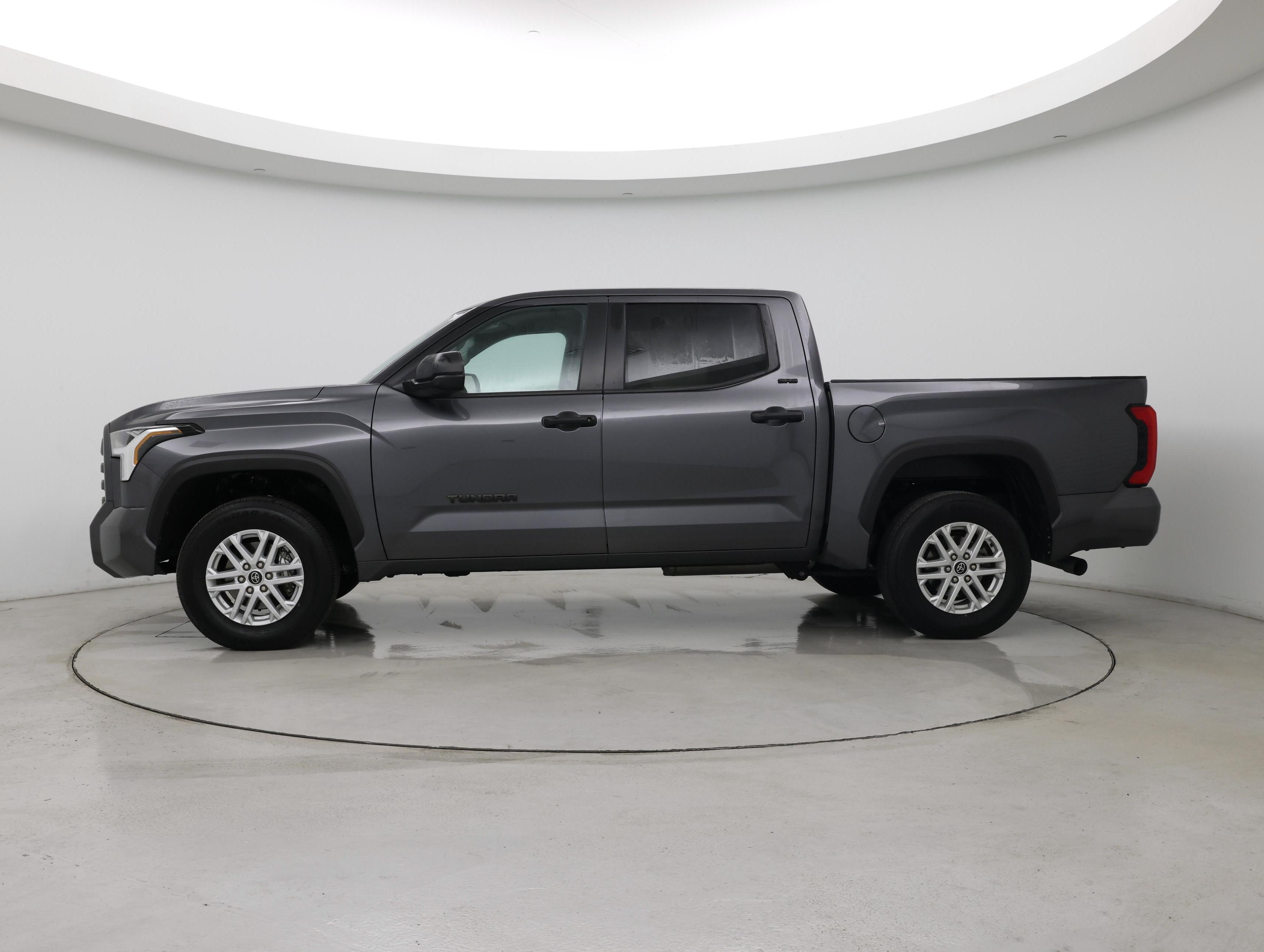 Thumbnail: 2024 Toyota Tundra - 3