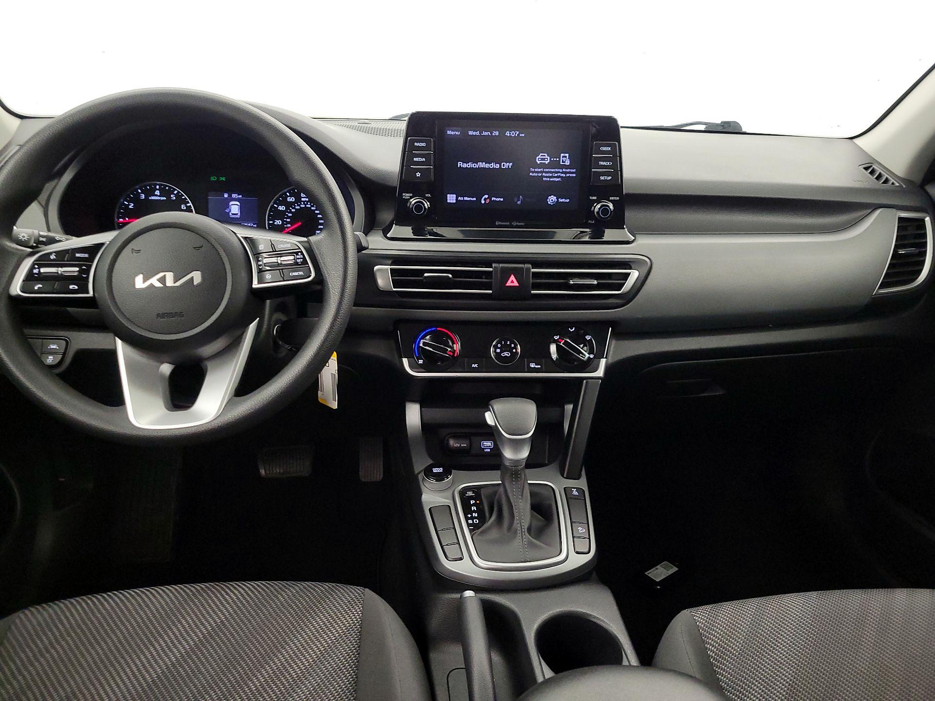 Thumbnail: 2023 Kia Seltos - 9