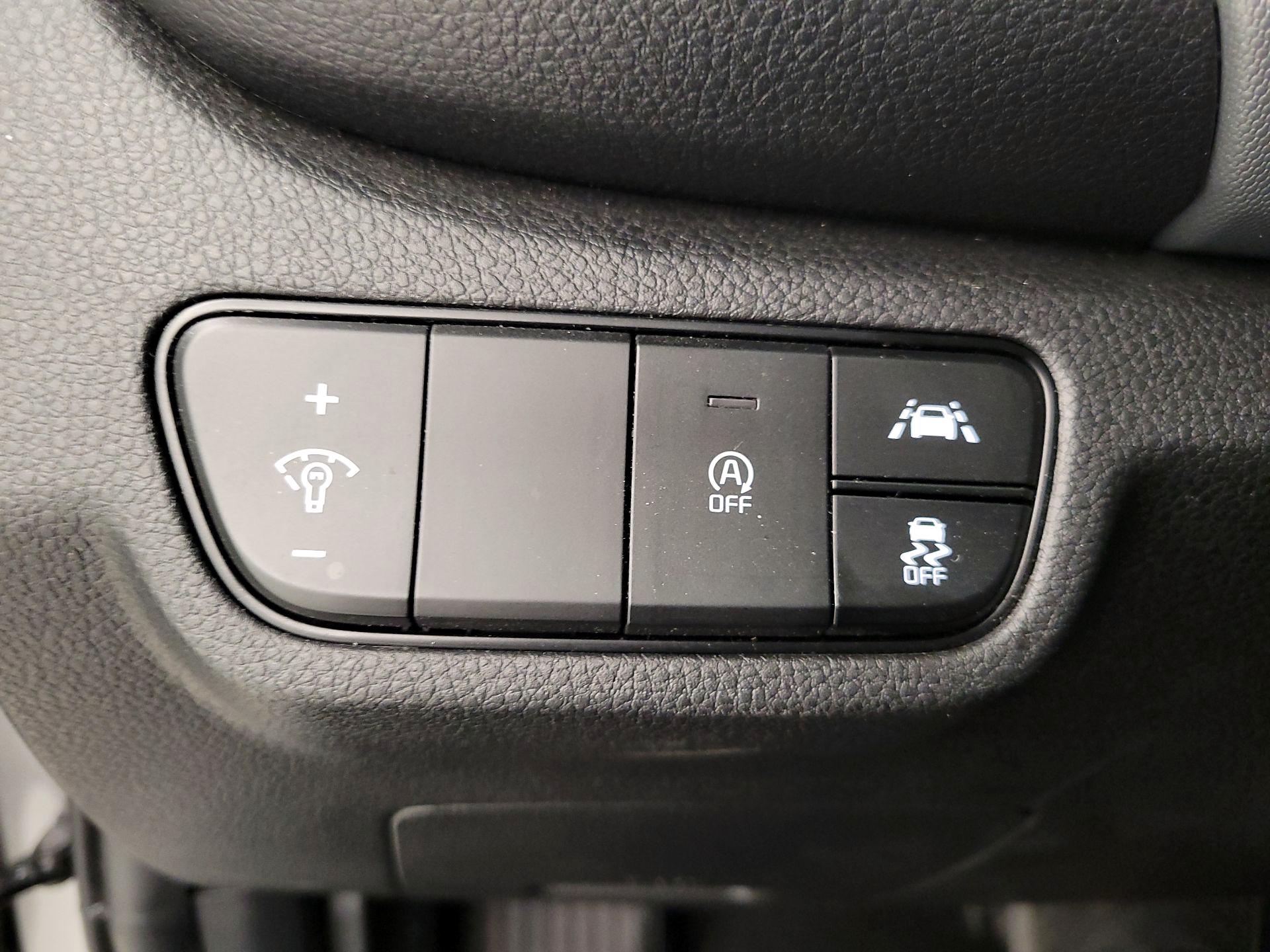 Thumbnail: 2023 Kia Seltos - 13