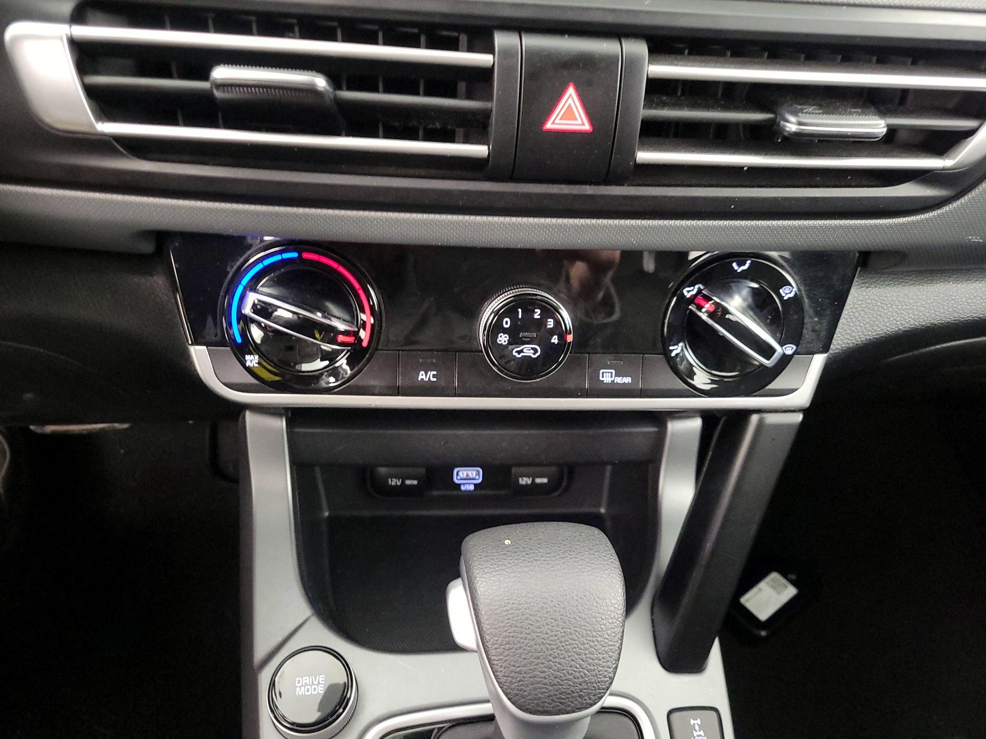 Thumbnail: 2023 Kia Seltos - 16