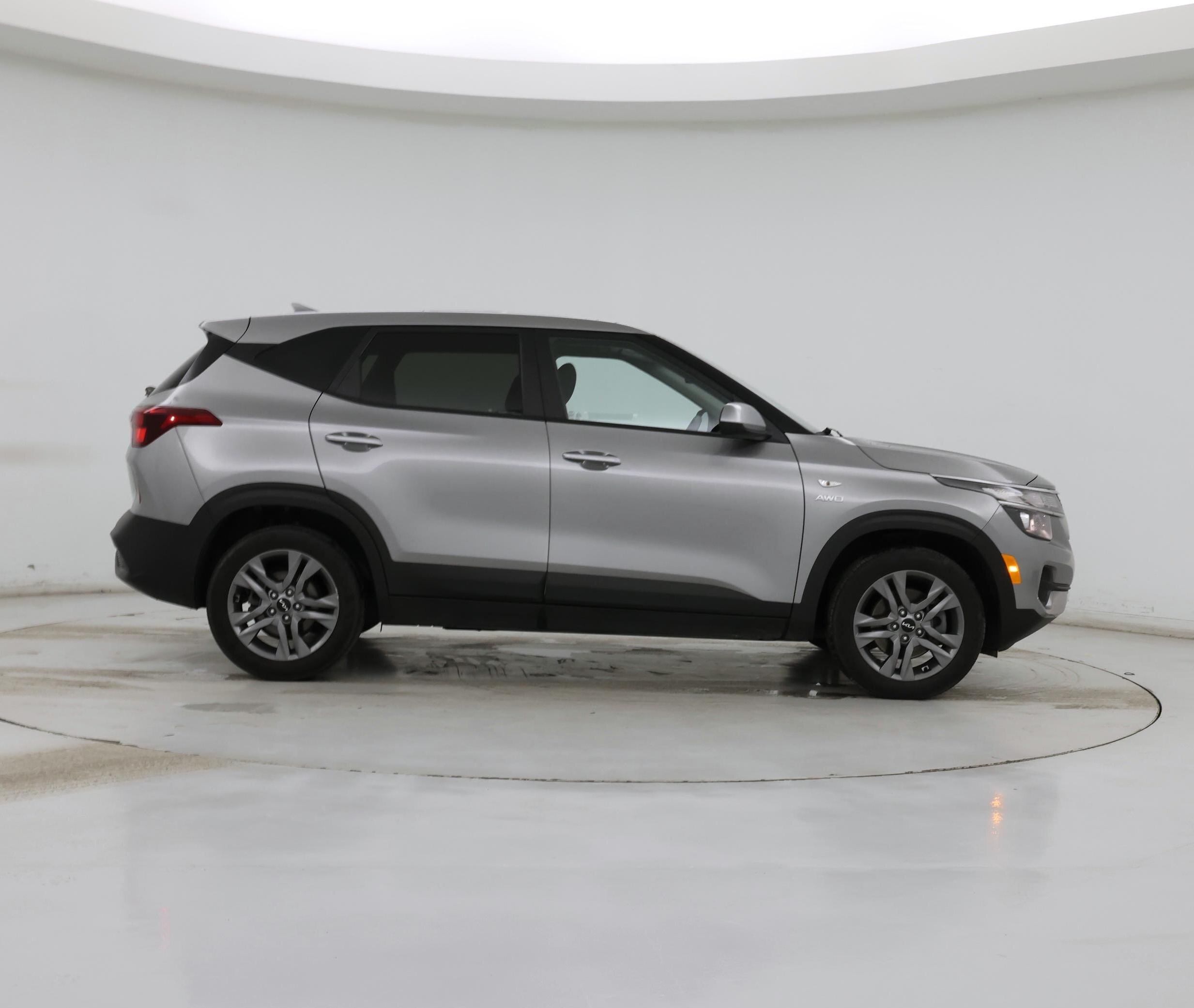 Thumbnail: 2023 Kia Seltos - 7