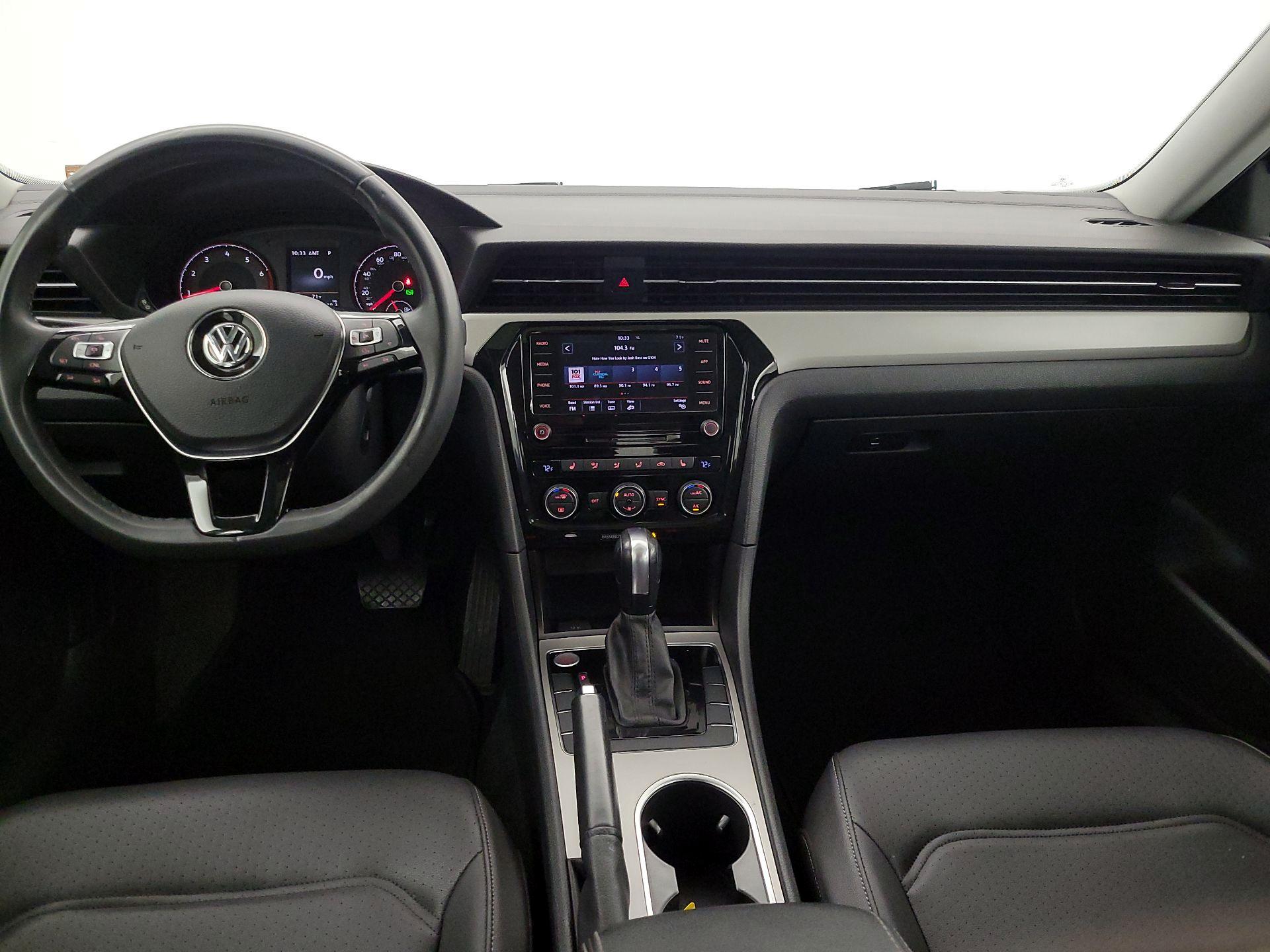 Thumbnail: 2022 Volkswagen Passat - 9