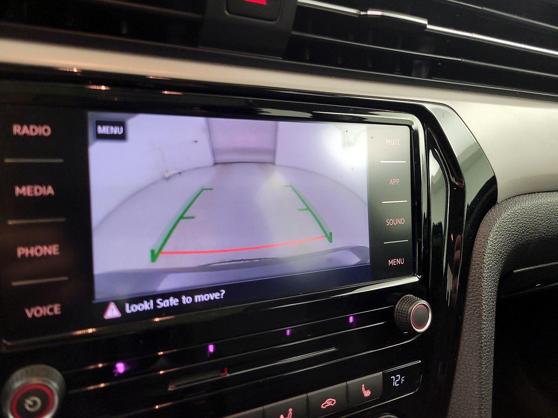 Thumbnail: 2022 Volkswagen Passat - 14