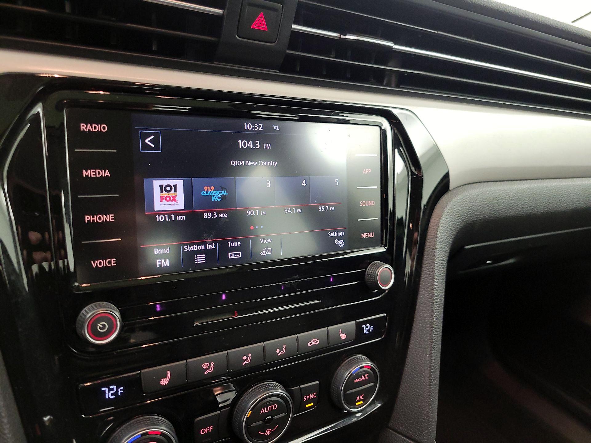 Thumbnail: 2022 Volkswagen Passat - 15