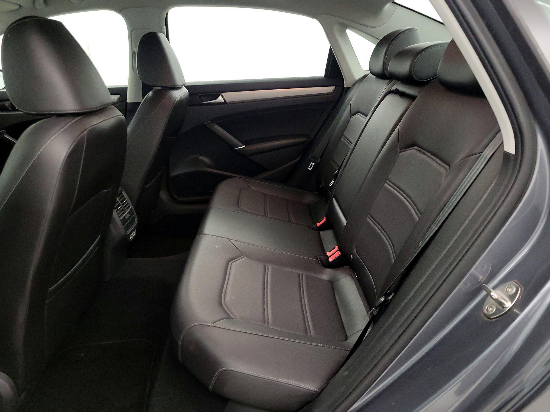 Thumbnail: 2022 Volkswagen Passat - 20