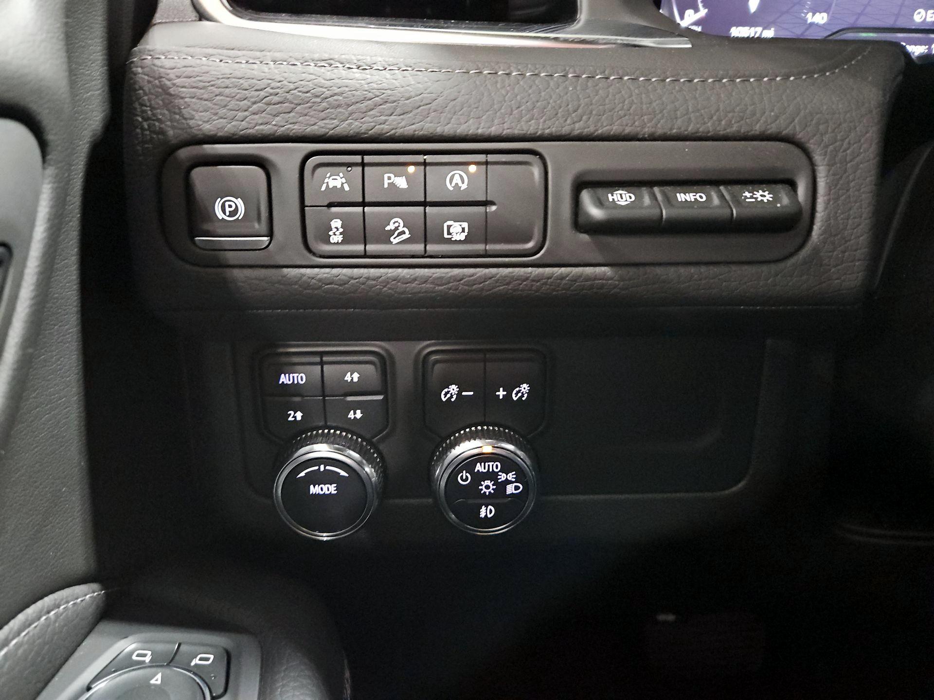 Thumbnail: 2023 GMC Yukon - 13