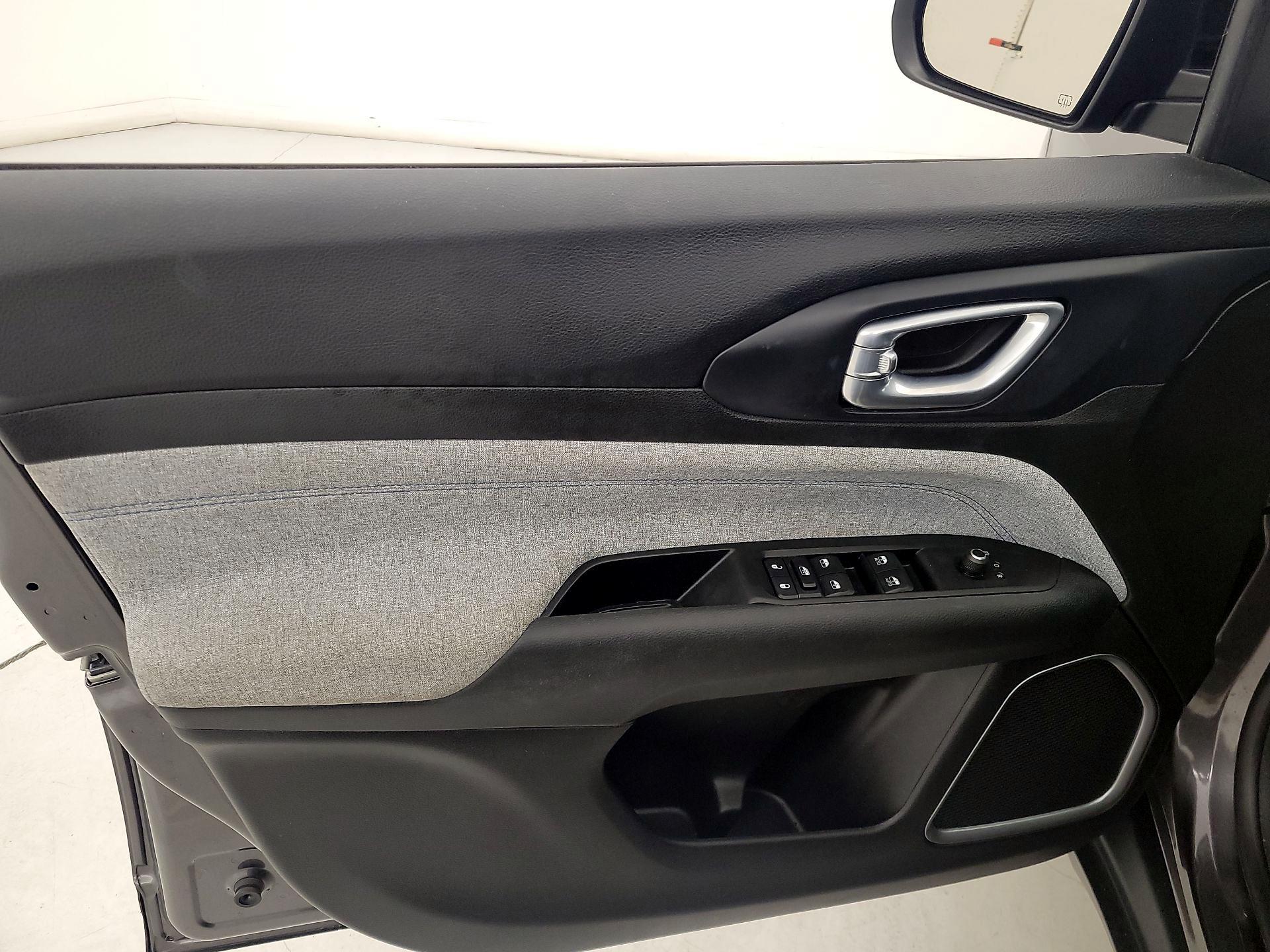 Thumbnail: 2022 Jeep Compass - 12