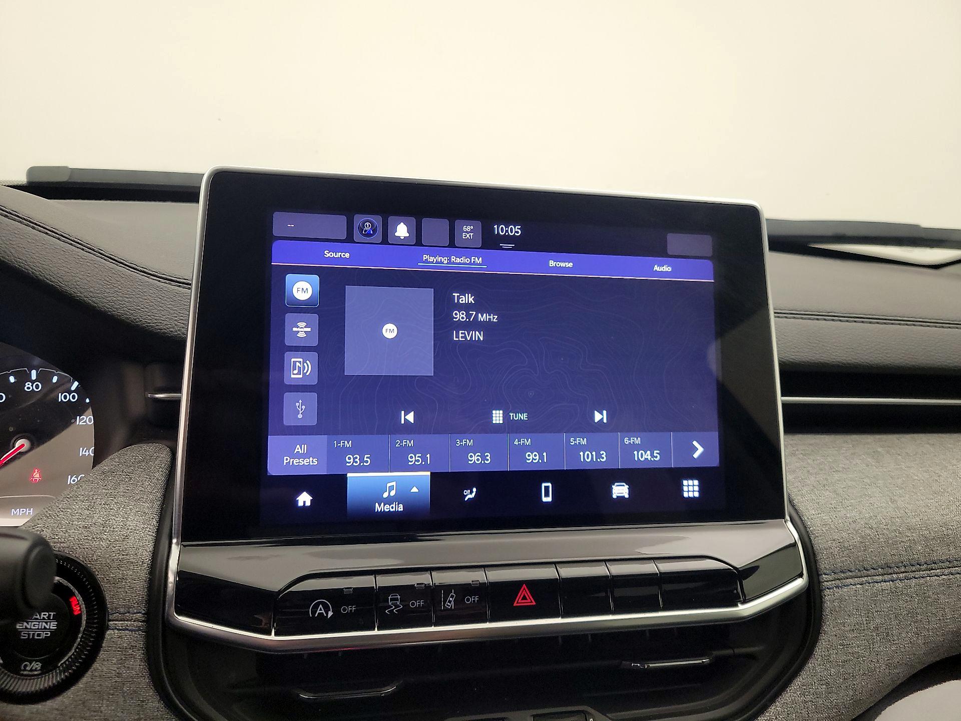 Thumbnail: 2022 Jeep Compass - 15