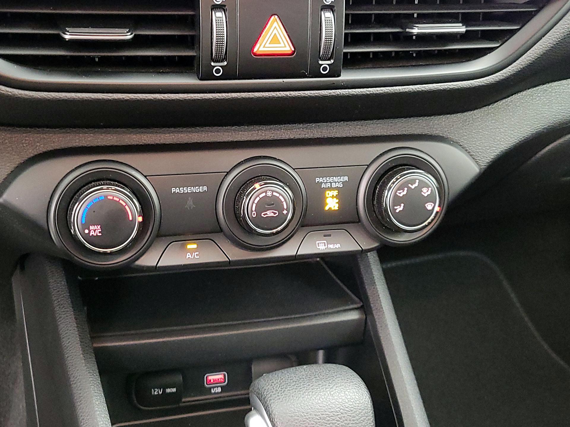 Thumbnail: 2024 Kia Forte - 16