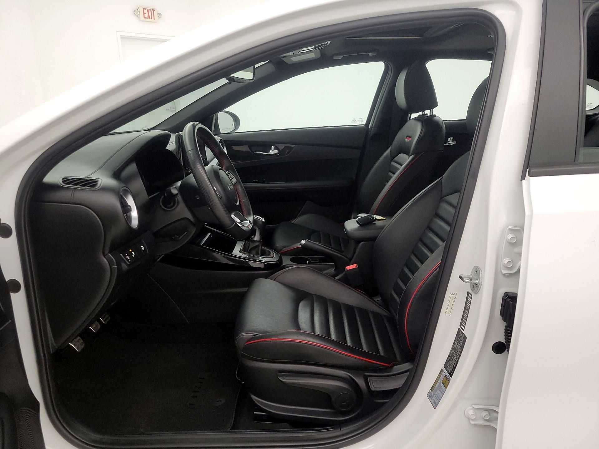 Thumbnail: 2022 Kia Forte - 11