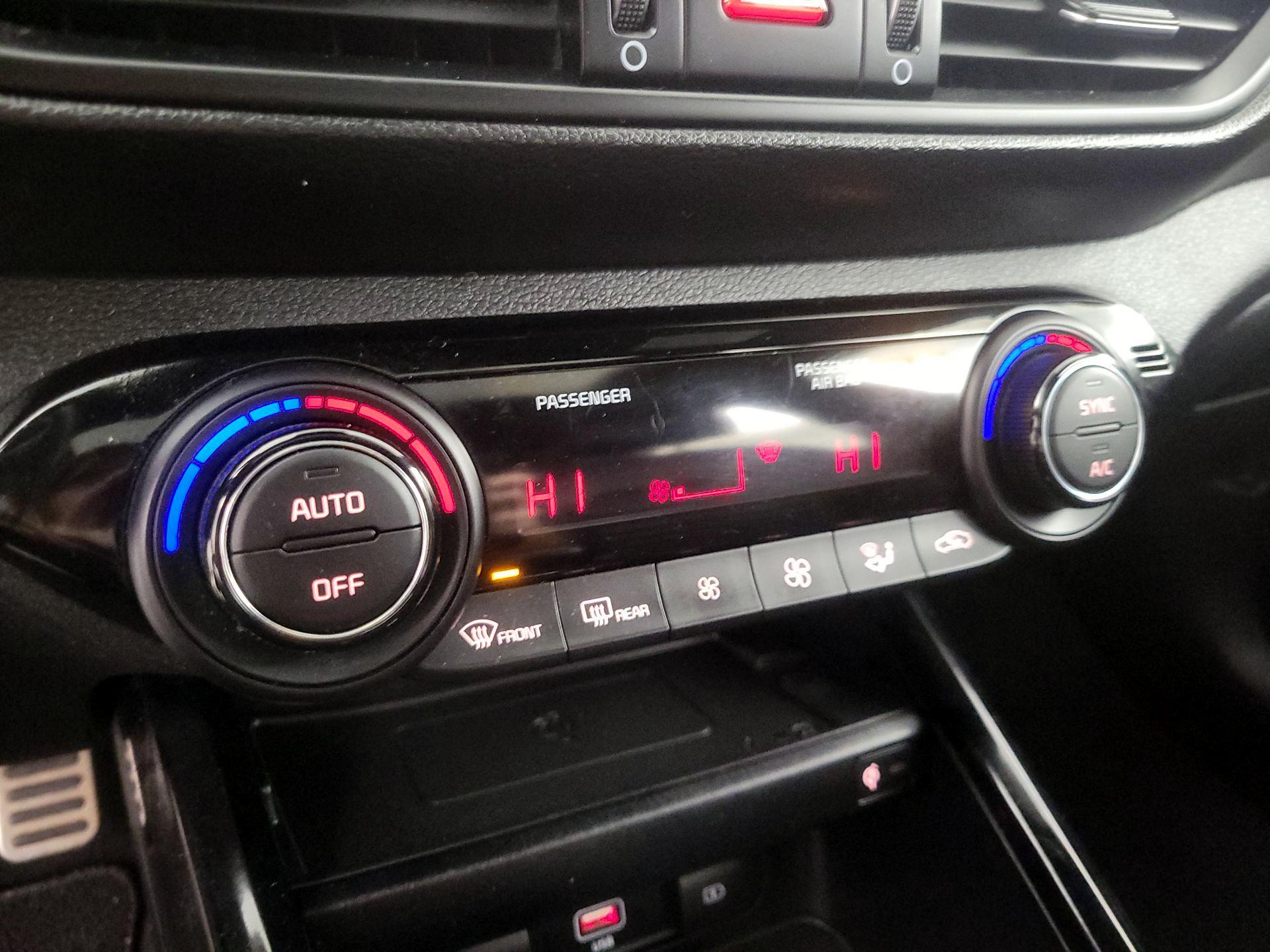 Thumbnail: 2022 Kia Forte - 17