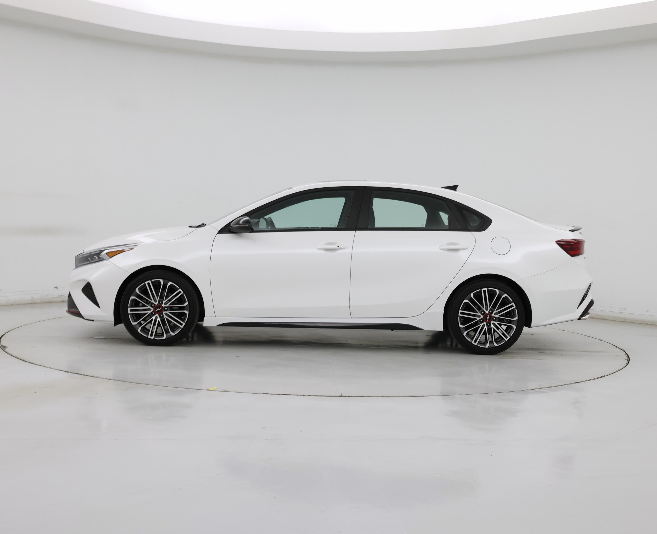 Thumbnail: 2022 Kia Forte - 3