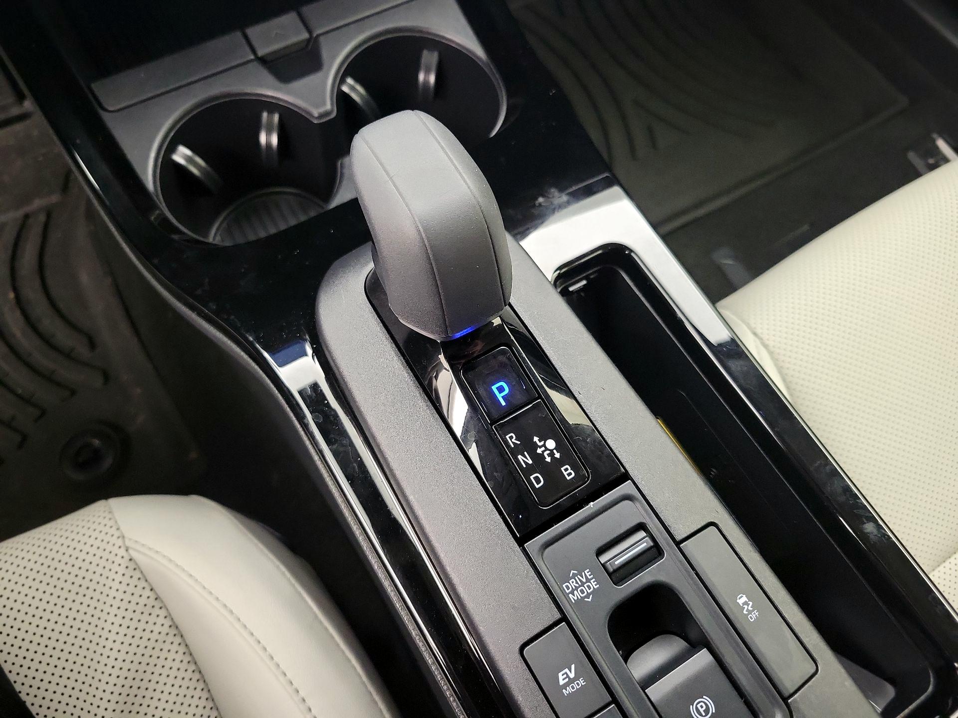 Thumbnail: 2024 Toyota Prius - 17