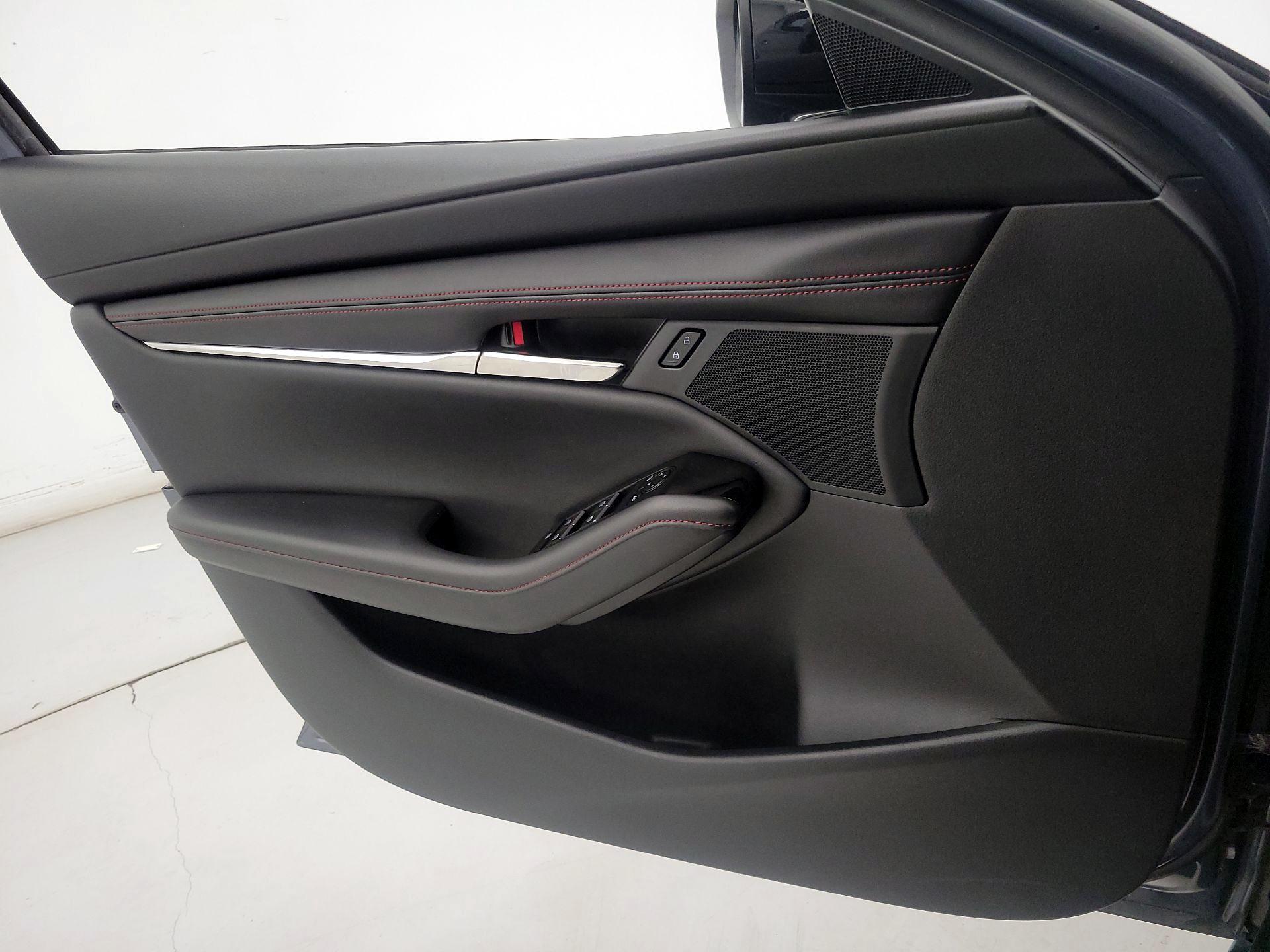 Thumbnail: 2025 Mazda Mazda3 - 12