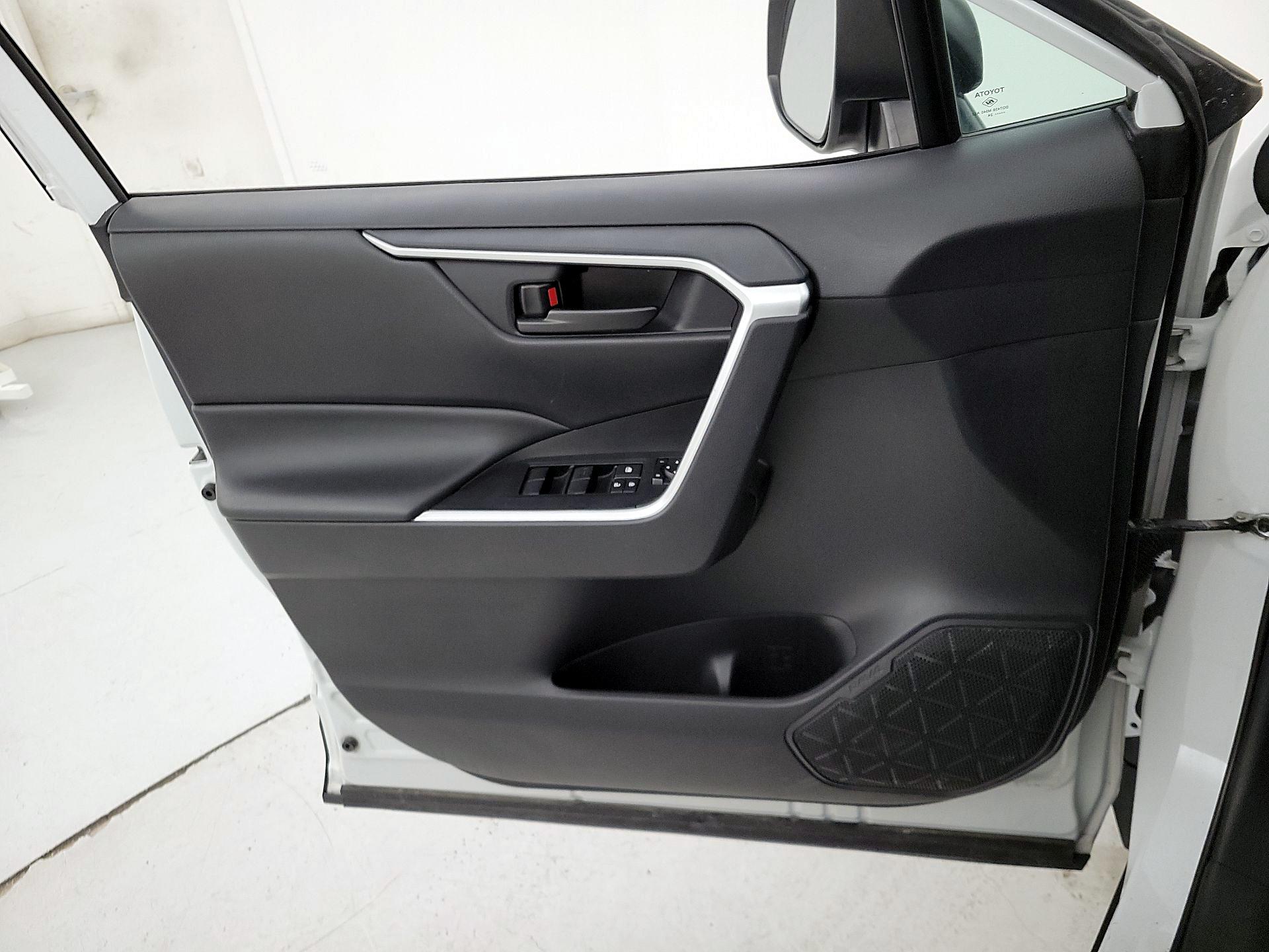 Thumbnail: 2024 Toyota RAV4 - 12