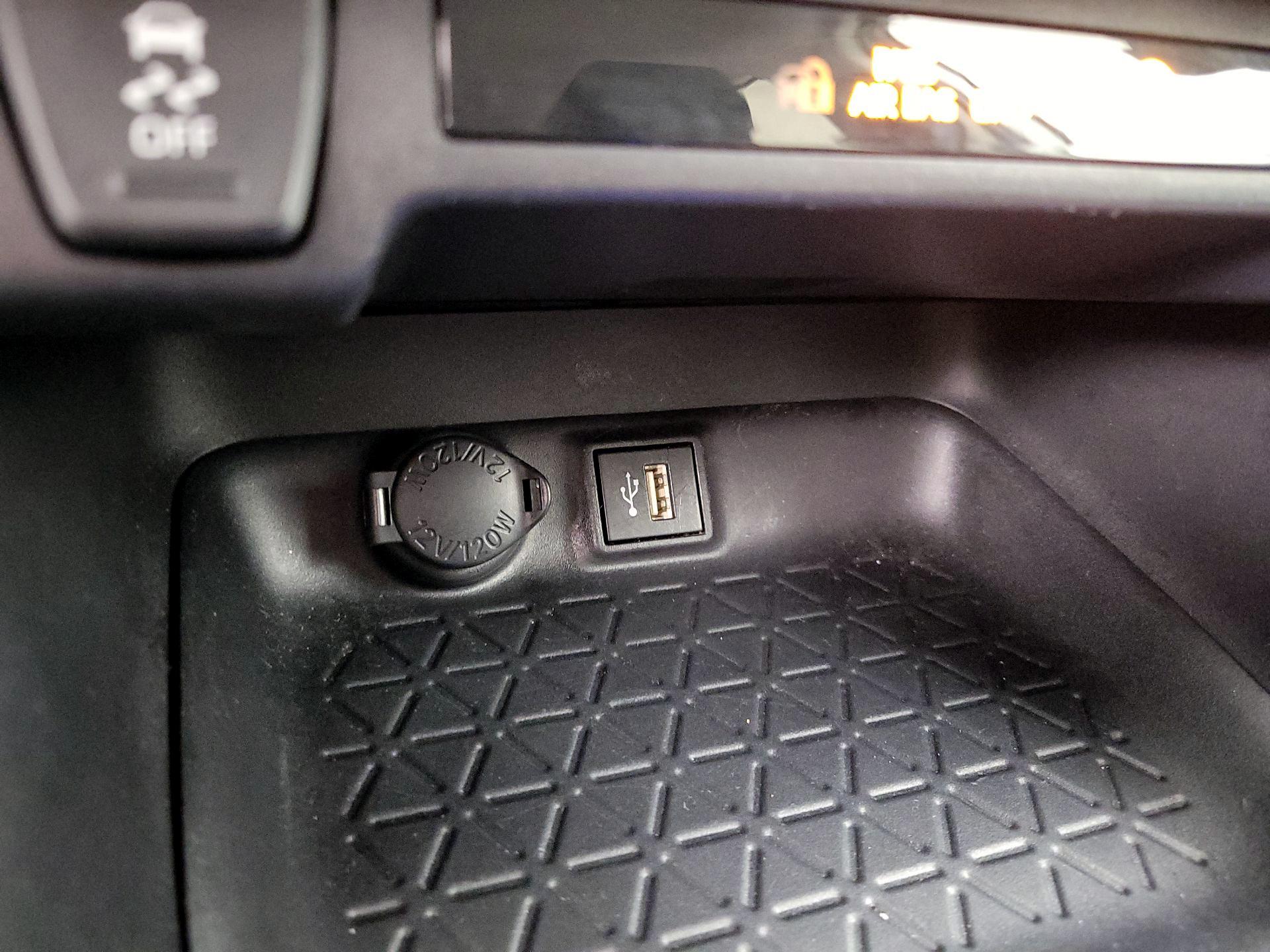 Thumbnail: 2024 Toyota RAV4 - 18