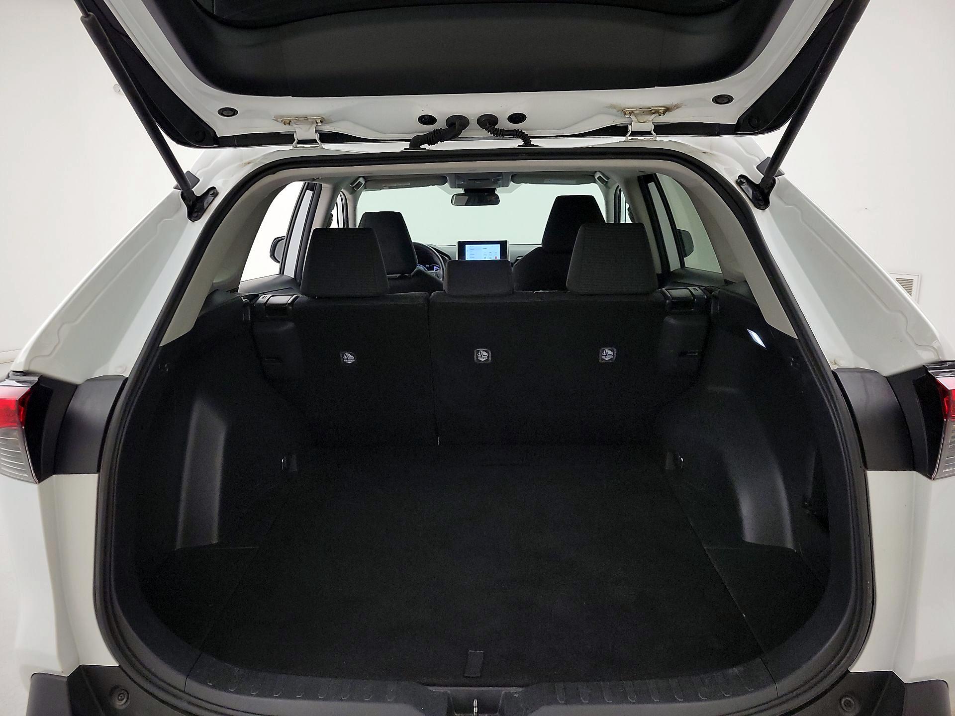 Thumbnail: 2024 Toyota RAV4 - 20