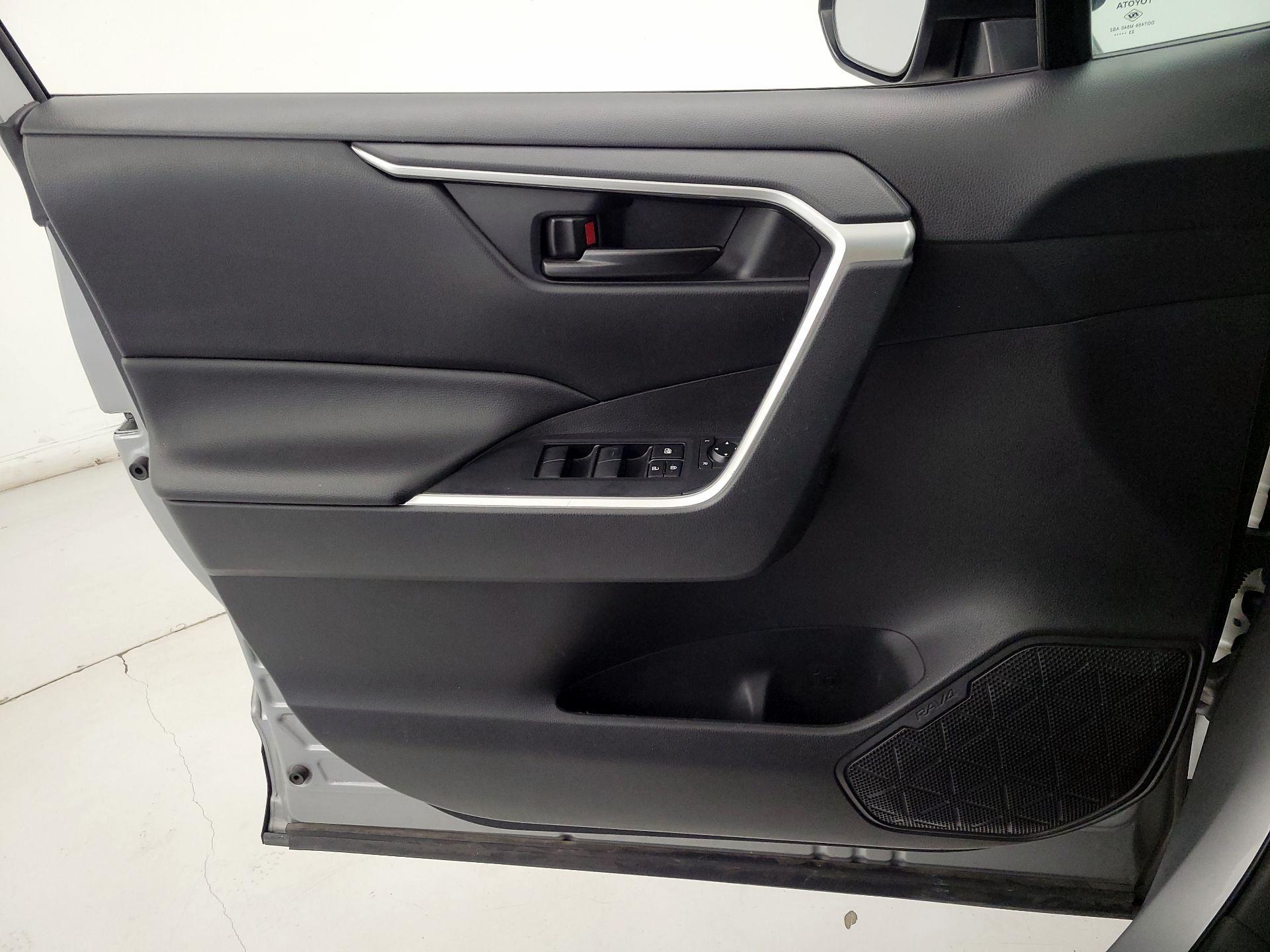 Thumbnail: 2024 Toyota RAV4 - 12