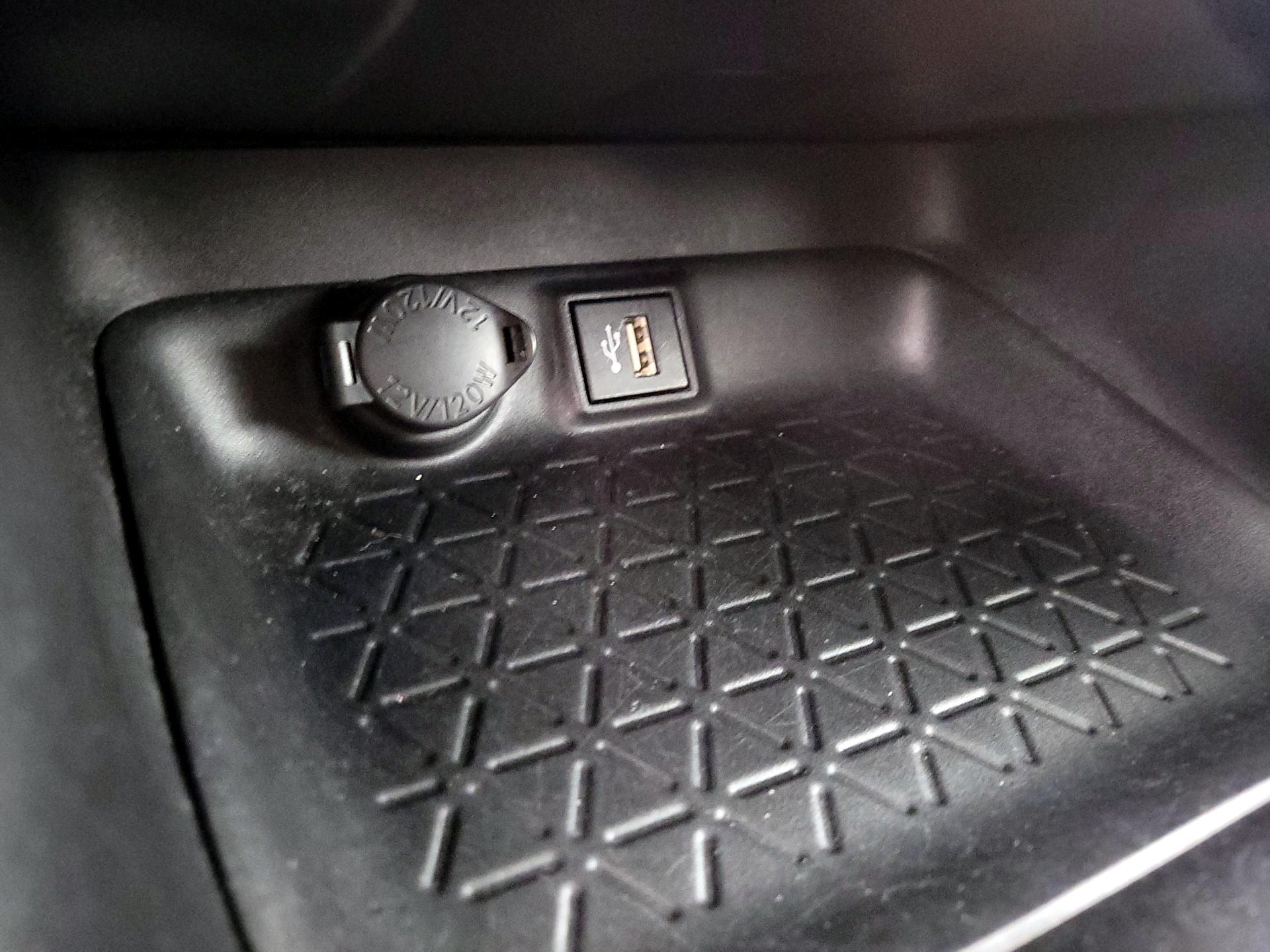 Thumbnail: 2024 Toyota RAV4 - 18