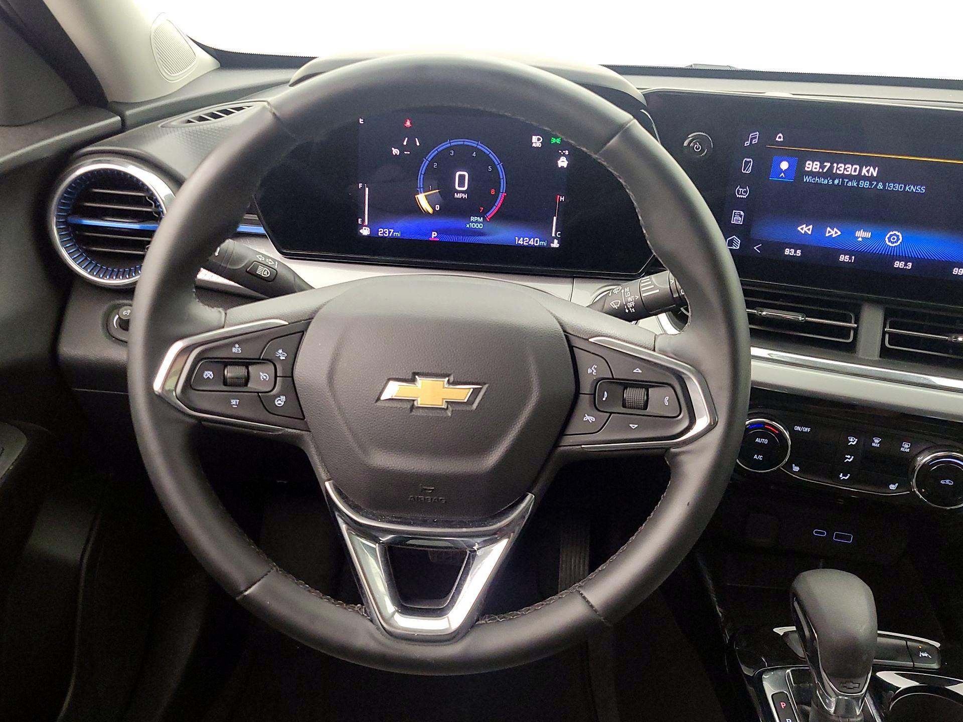 Thumbnail: 2025 Chevrolet Trax - 10