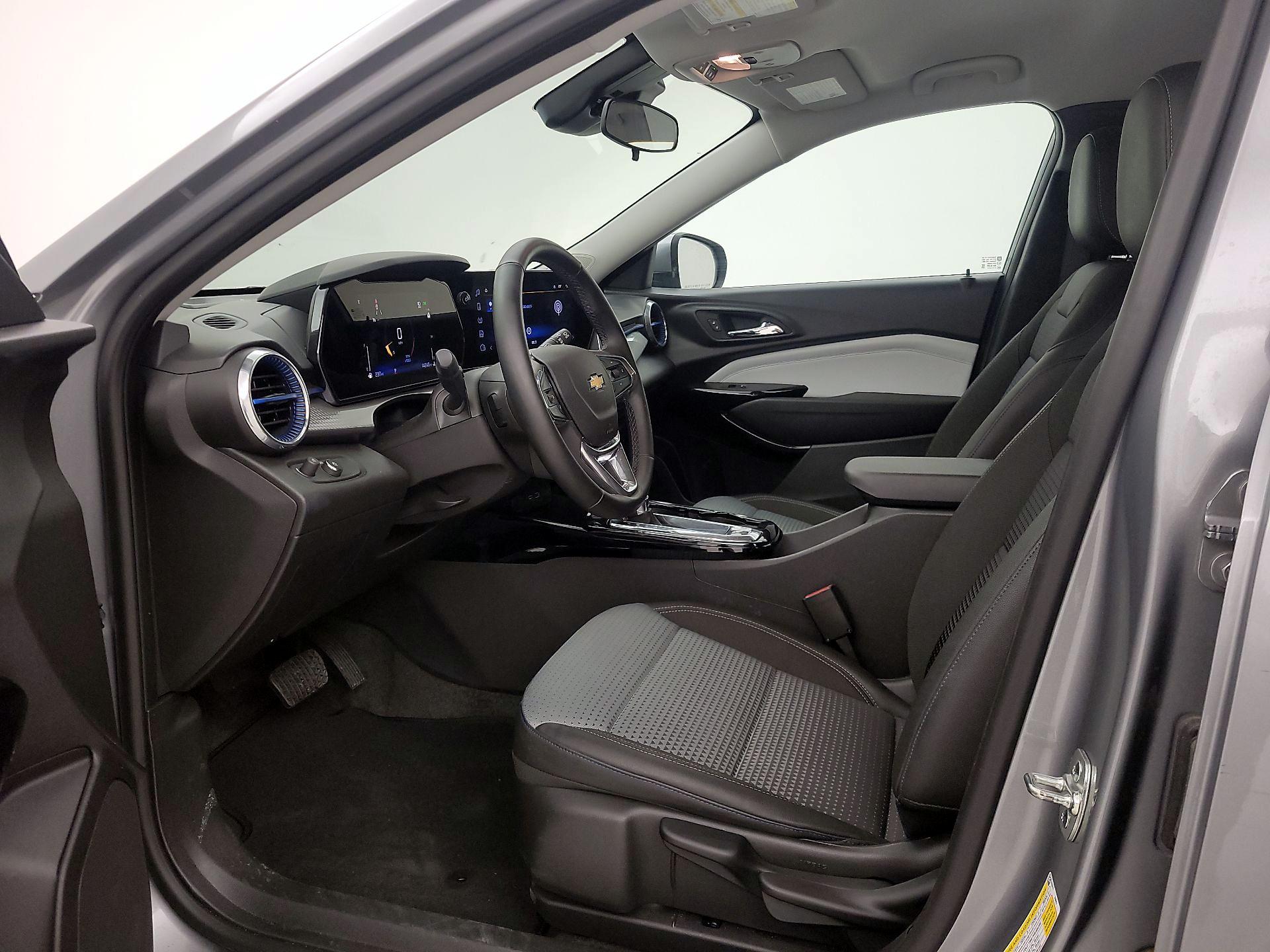 Thumbnail: 2025 Chevrolet Trax - 11