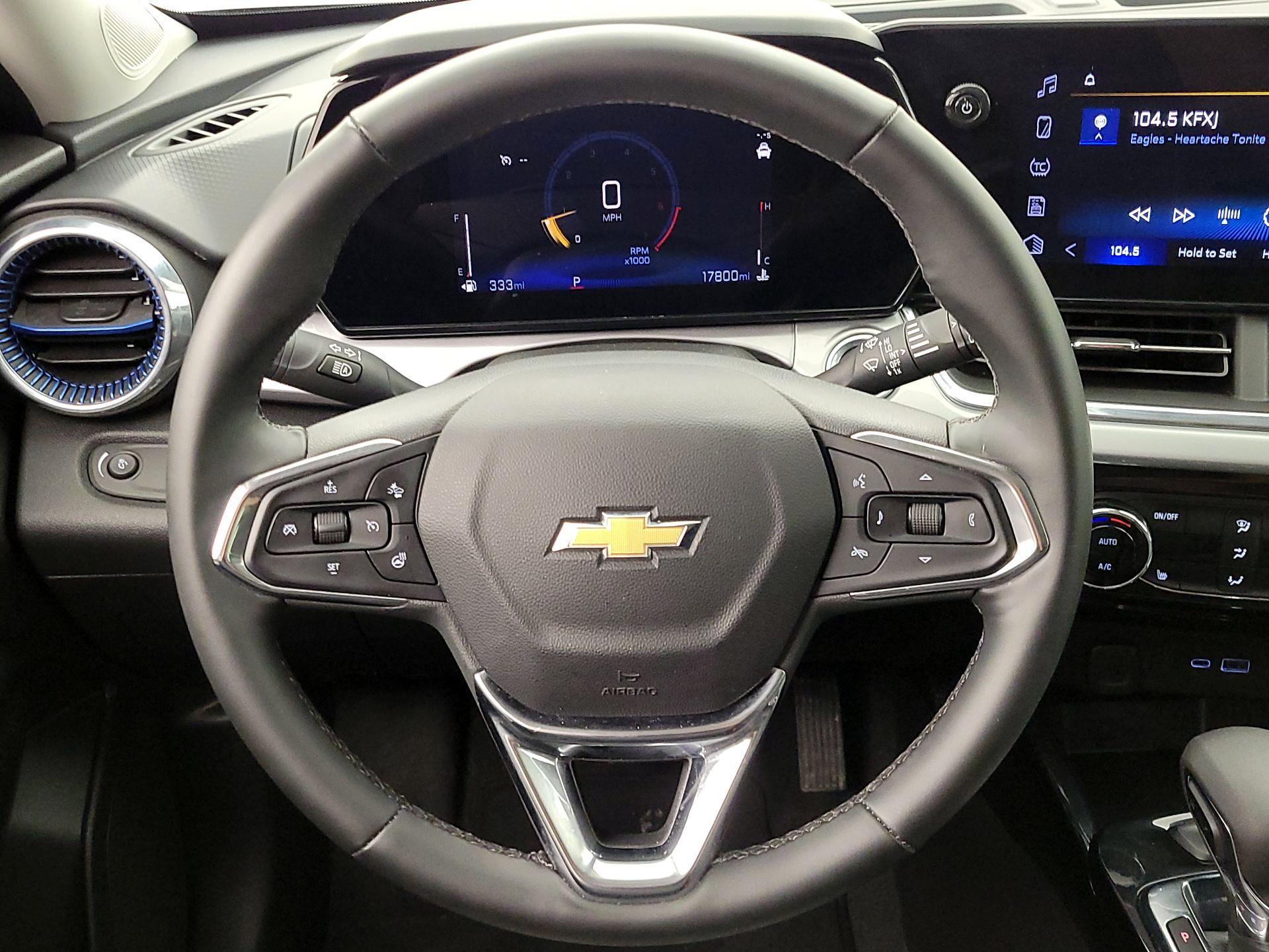 Thumbnail: 2025 Chevrolet Trax - 10