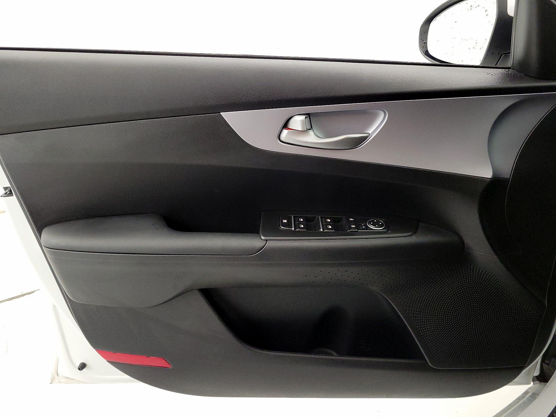 Thumbnail: 2024 Kia Forte - 12