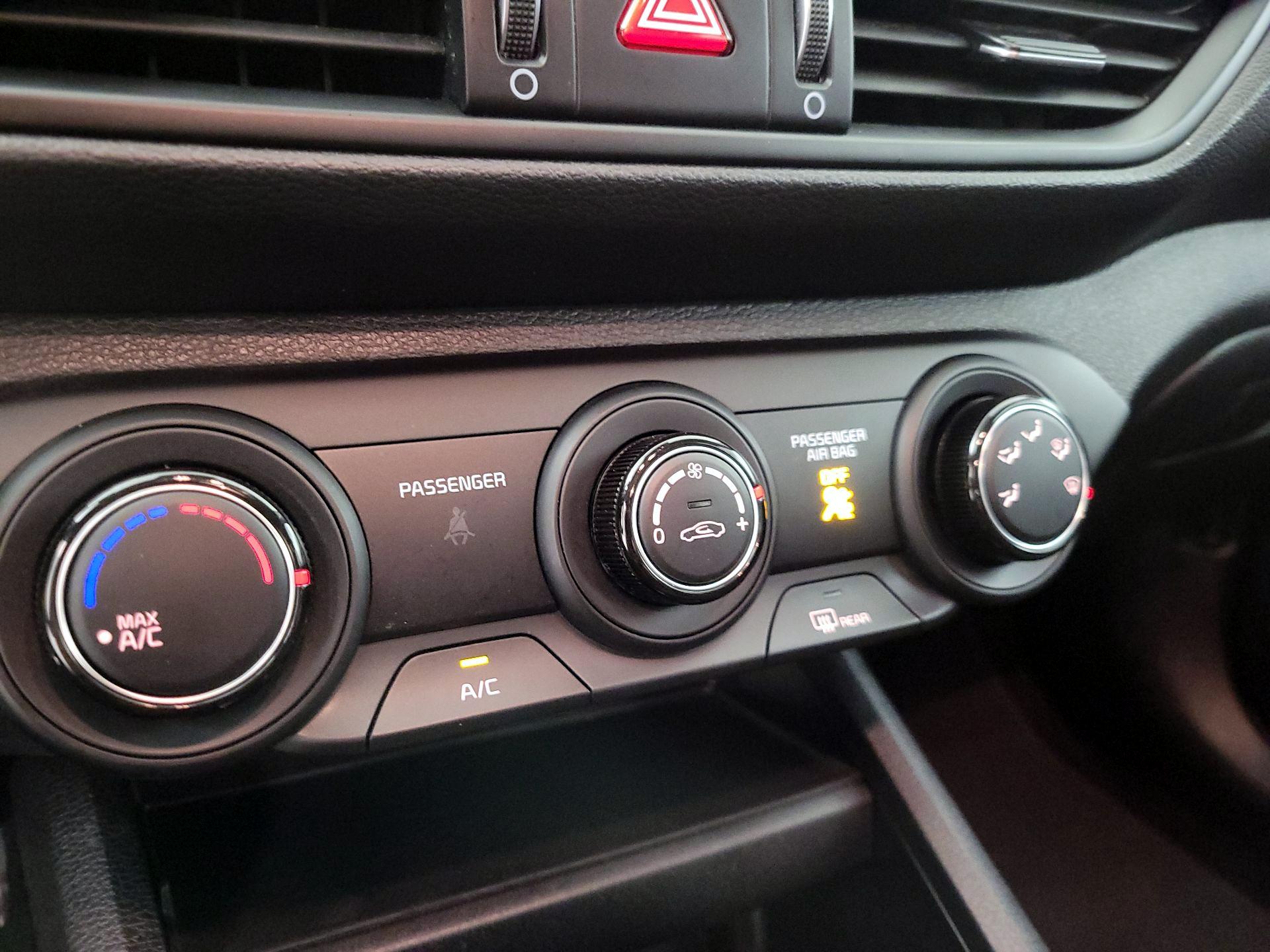 Thumbnail: 2024 Kia Forte - 16