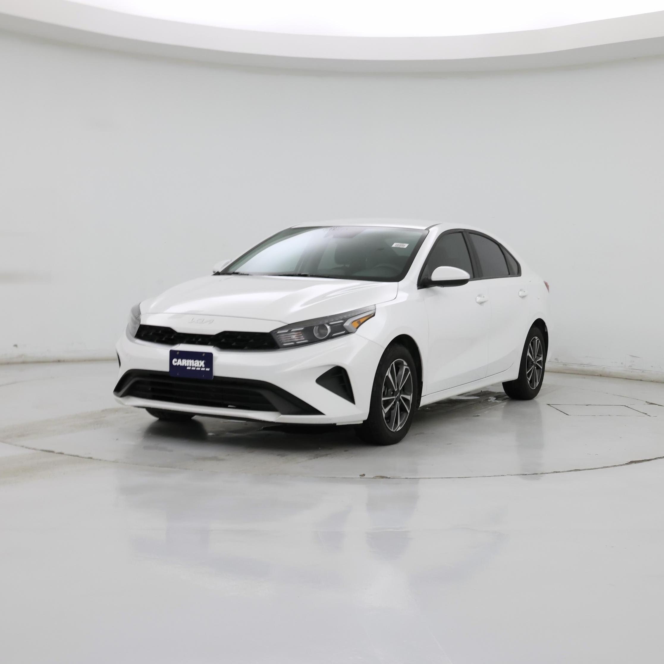 Thumbnail: 2024 Kia Forte - 4