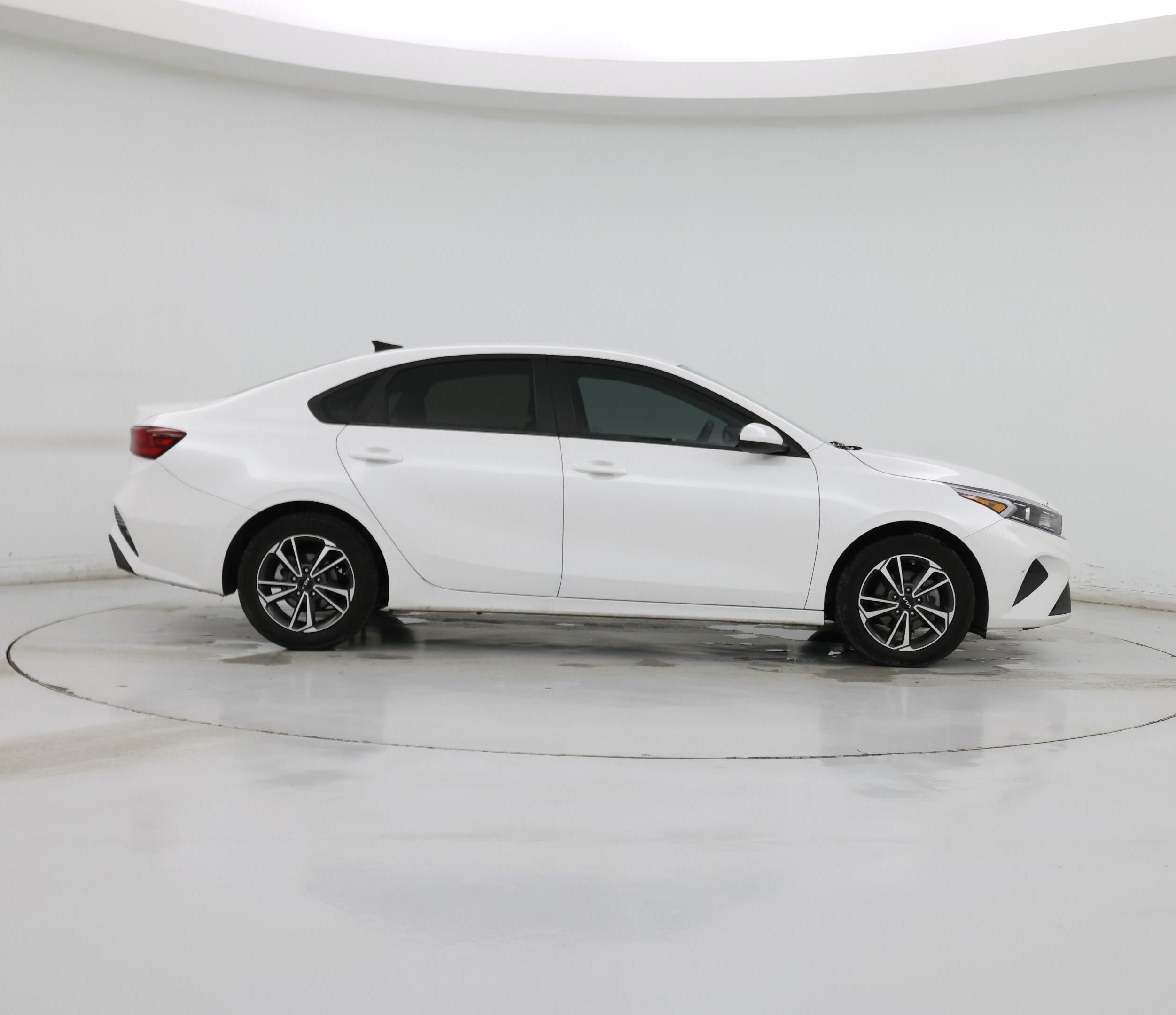 Thumbnail: 2024 Kia Forte - 7