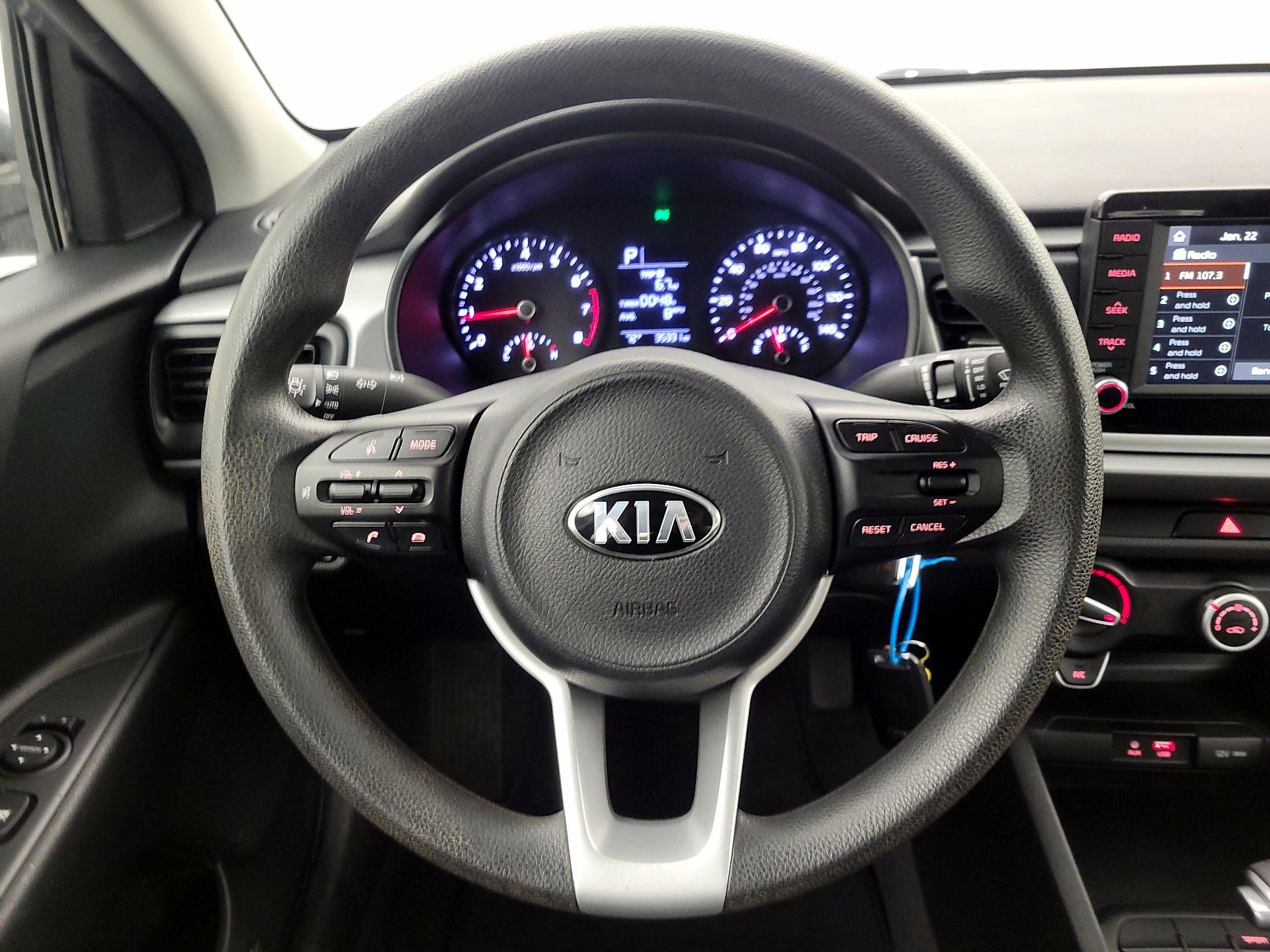 Thumbnail: 2020 Kia Rio - 10