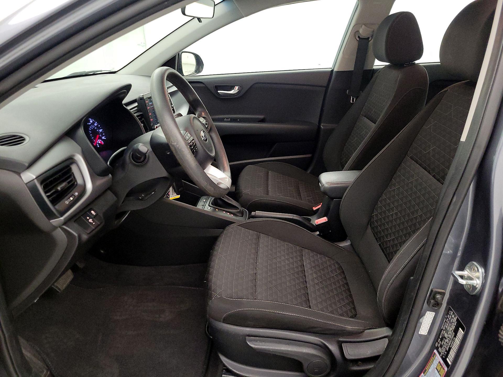 Thumbnail: 2020 Kia Rio - 11