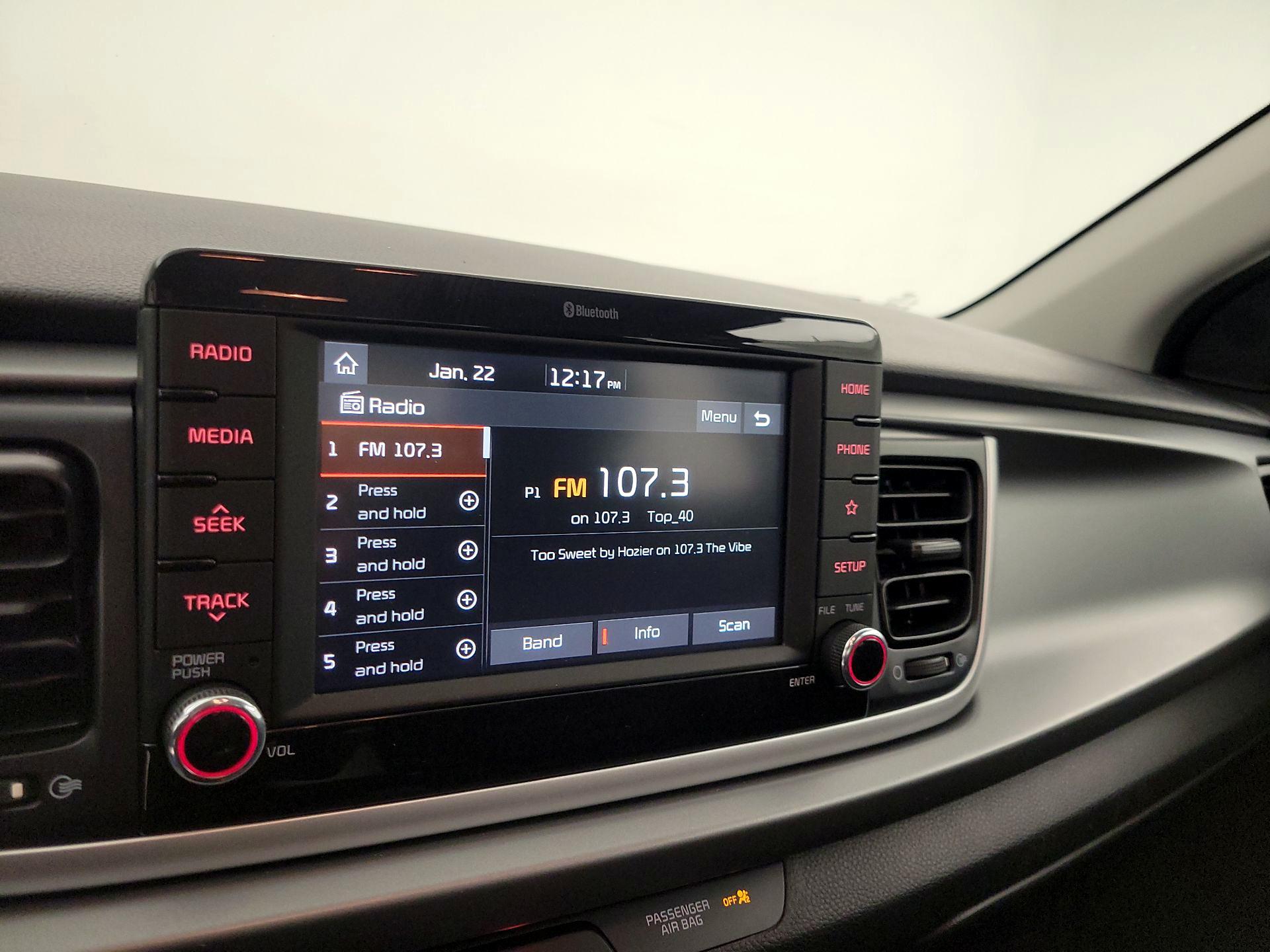 Thumbnail: 2020 Kia Rio - 15