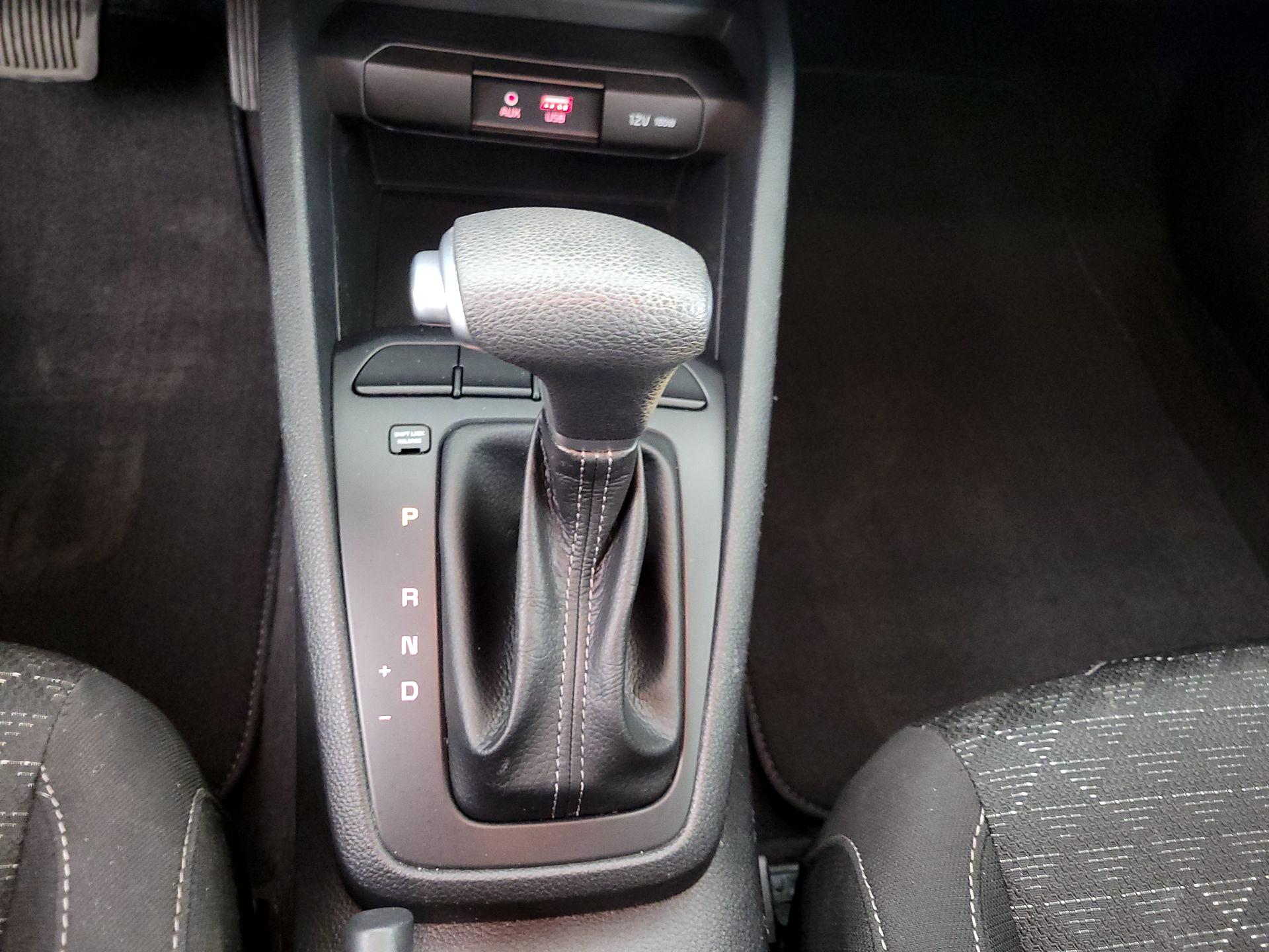 Thumbnail: 2020 Kia Rio - 17