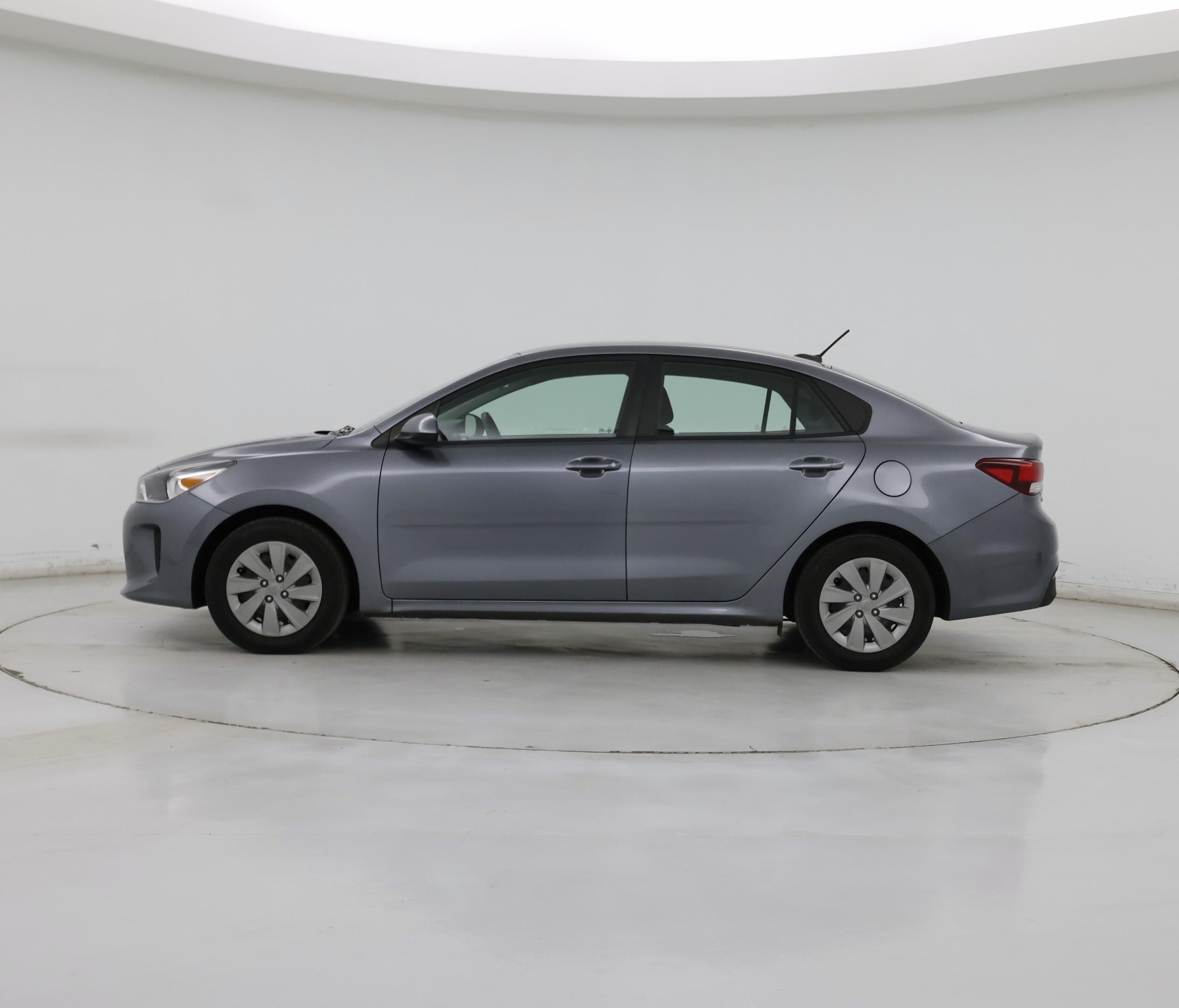 Thumbnail: 2020 Kia Rio - 3