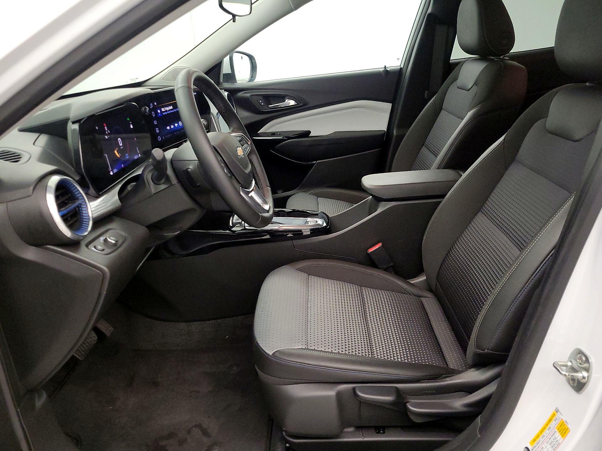 Thumbnail: 2025 Chevrolet Trax - 11