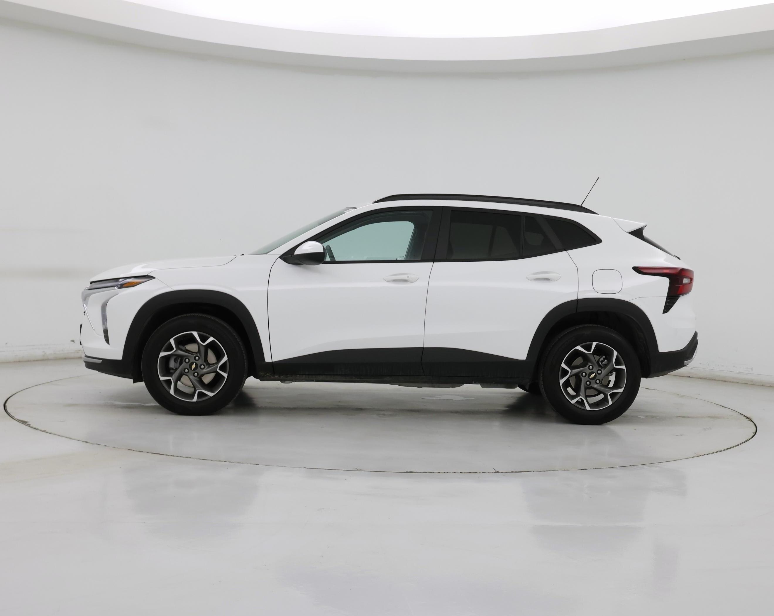 Thumbnail: 2025 Chevrolet Trax - 3