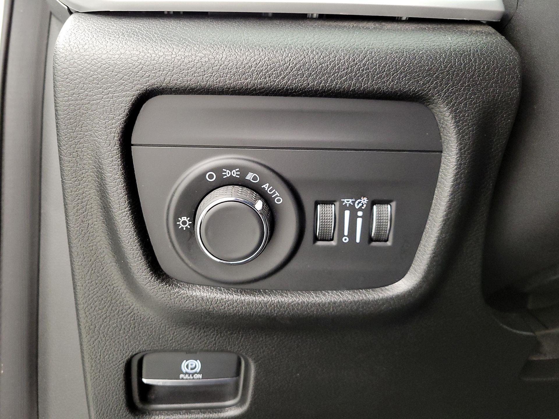 Thumbnail: 2023 Jeep Grand Cherokee - 13