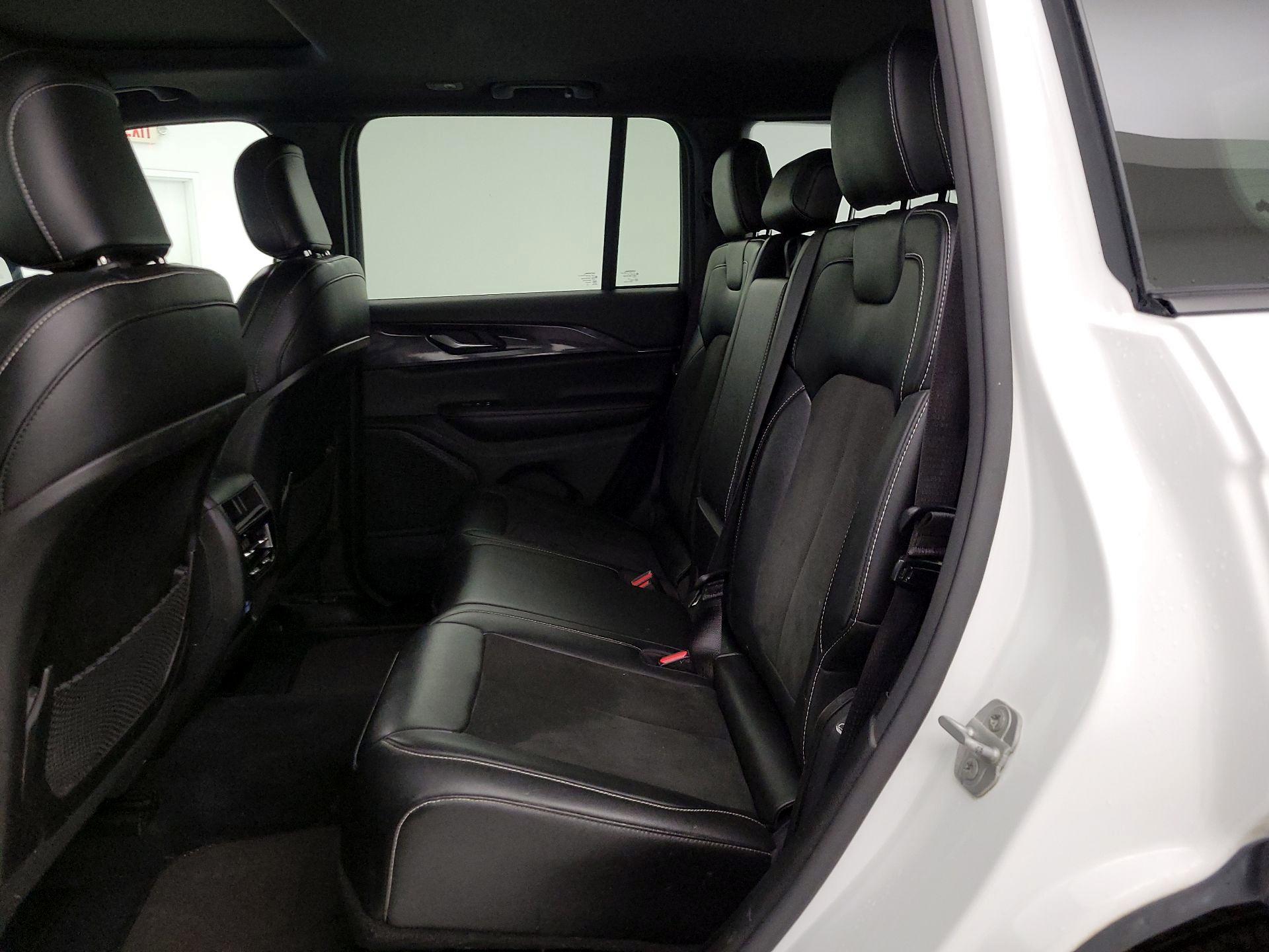 Thumbnail: 2023 Jeep Grand Cherokee - 20