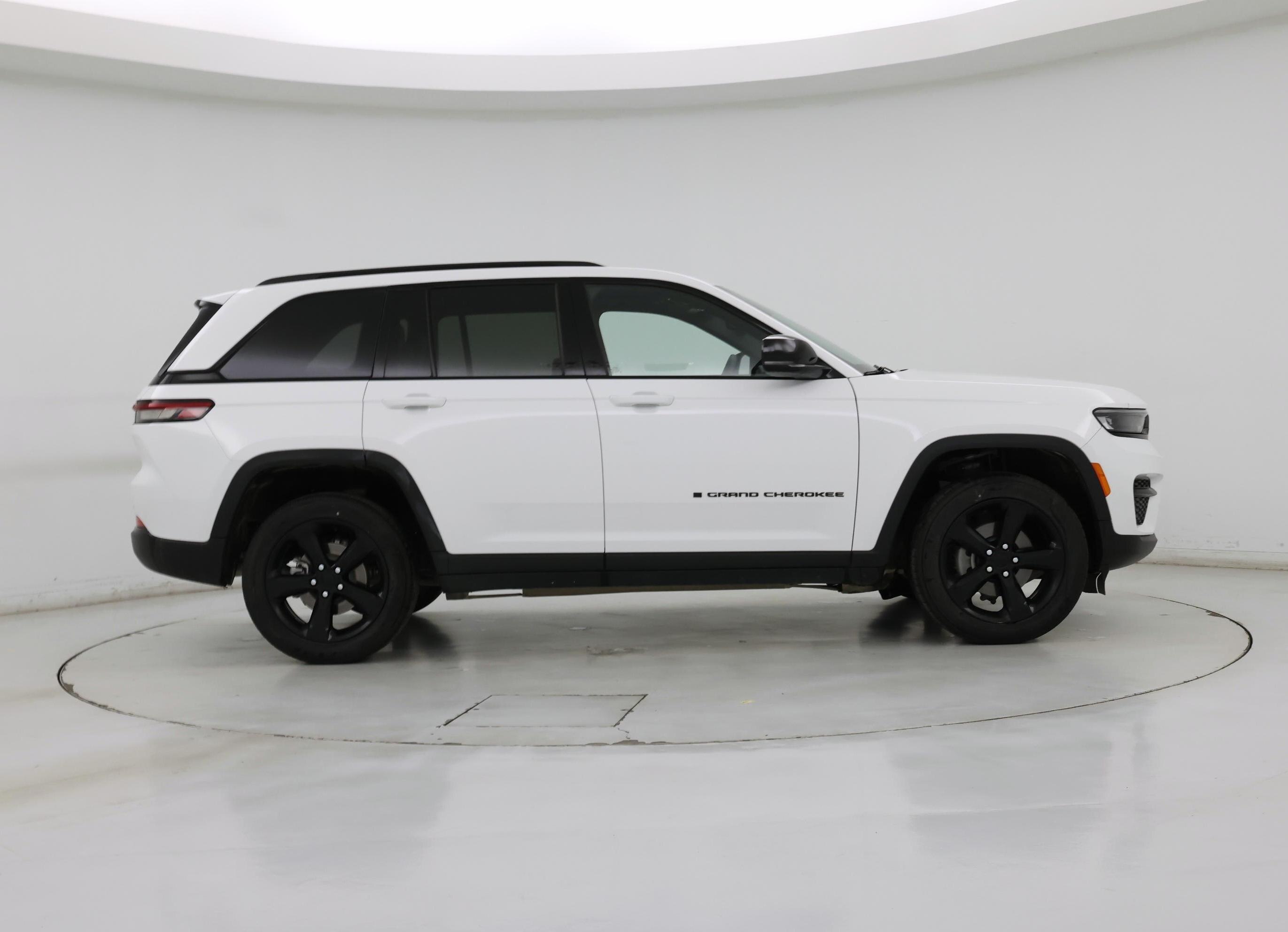 Thumbnail: 2023 Jeep Grand Cherokee - 7