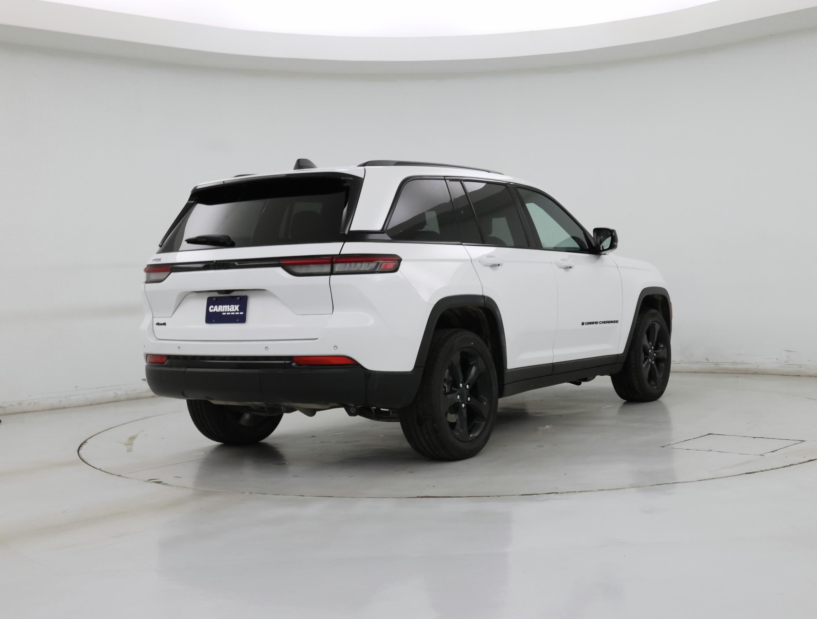 Thumbnail: 2023 Jeep Grand Cherokee - 8