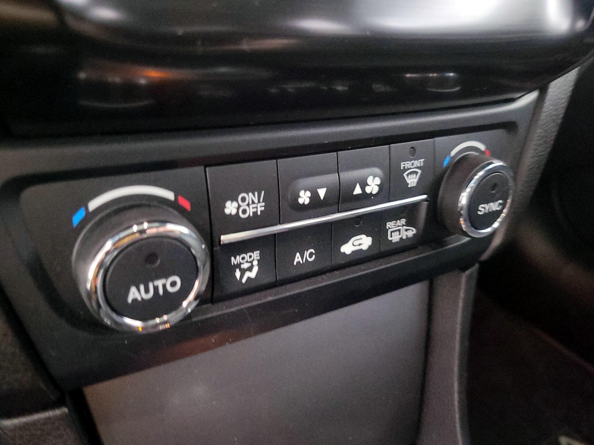 Thumbnail: 2015 Acura ILX - 15