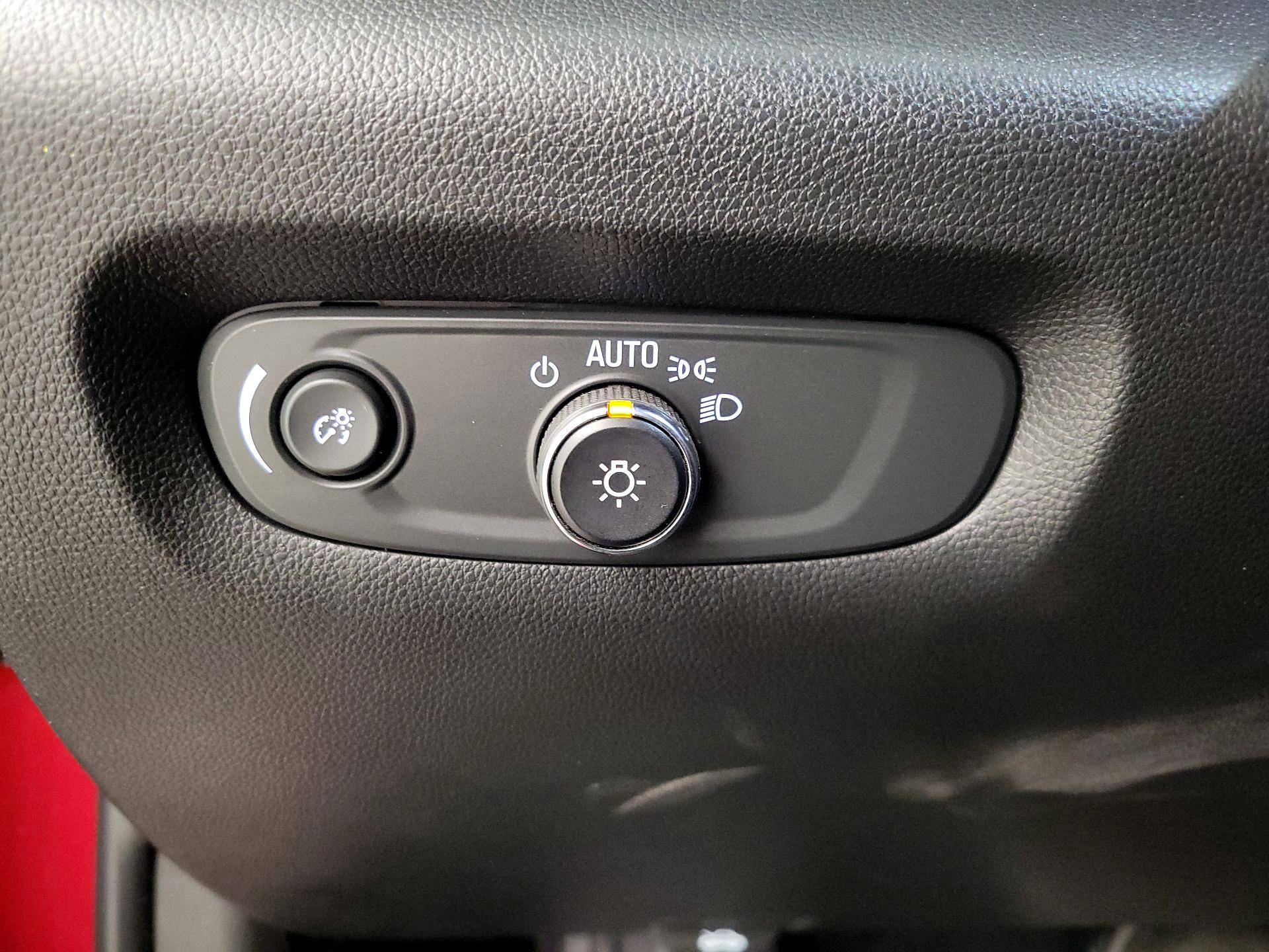 Thumbnail: 2023 Chevrolet Traverse - 13