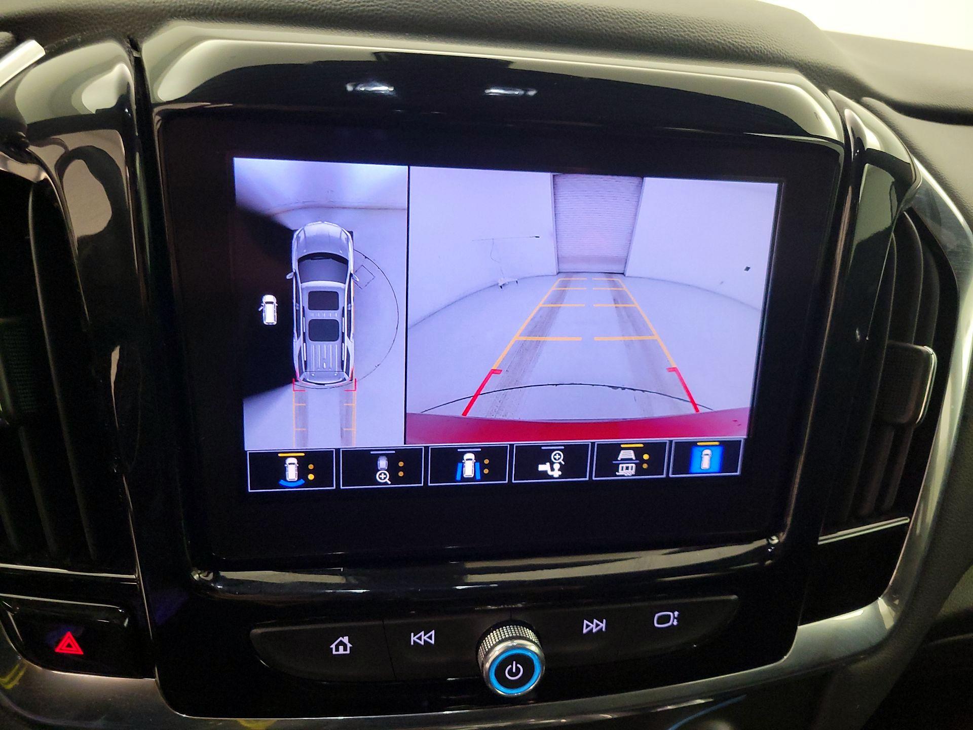 Thumbnail: 2023 Chevrolet Traverse - 14