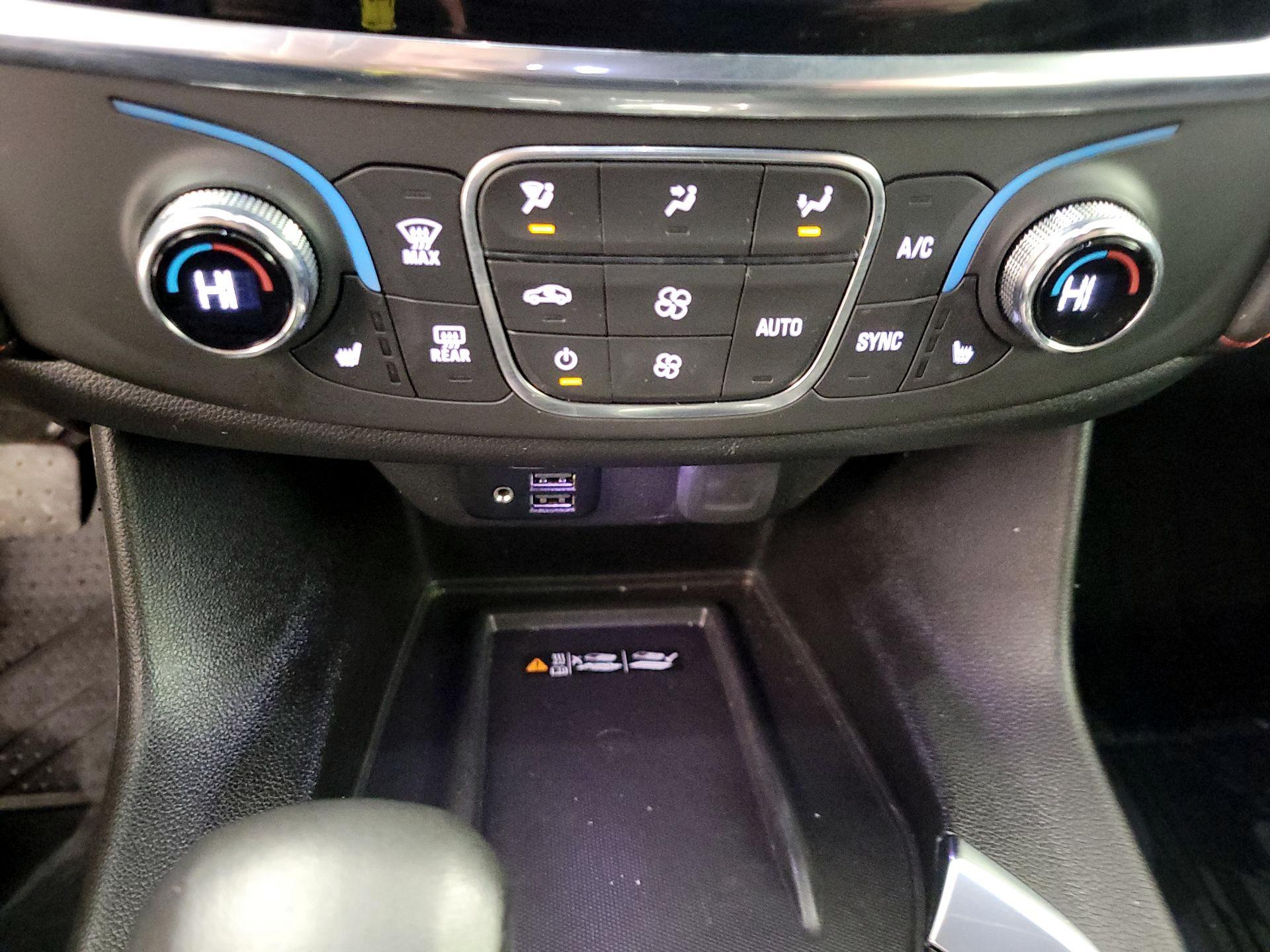 Thumbnail: 2023 Chevrolet Traverse - 16